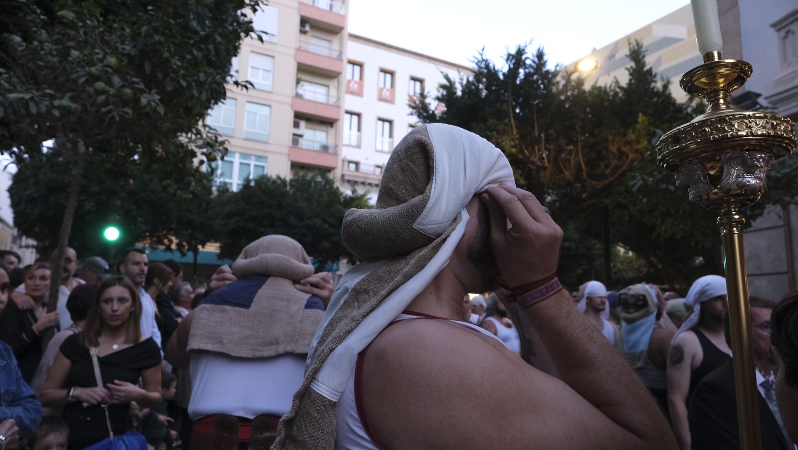 Imágenes de La Magna por las calles de Almería