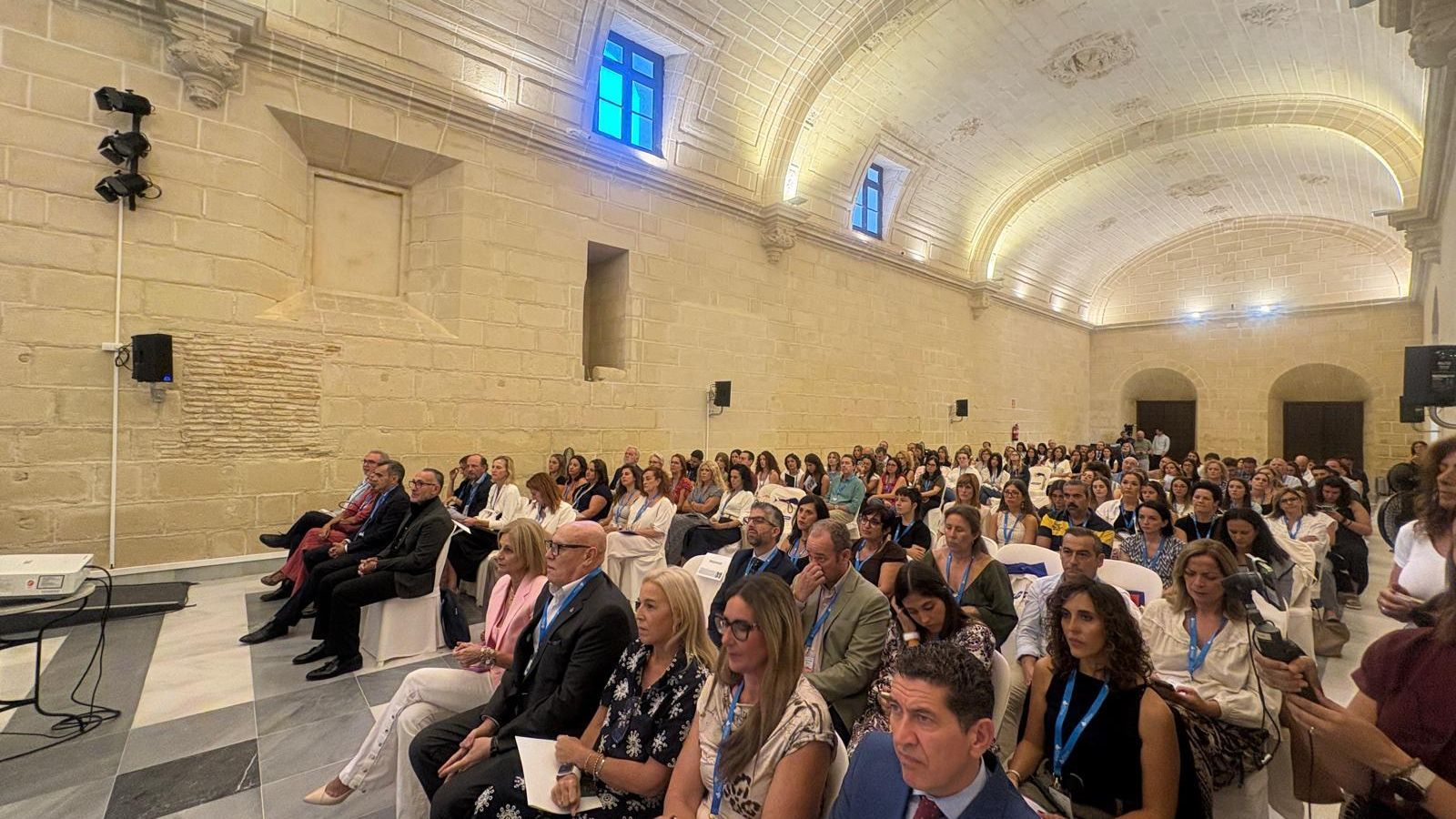 El congreso contó con un auditorio completo en los Claustros de Santo Domingo.