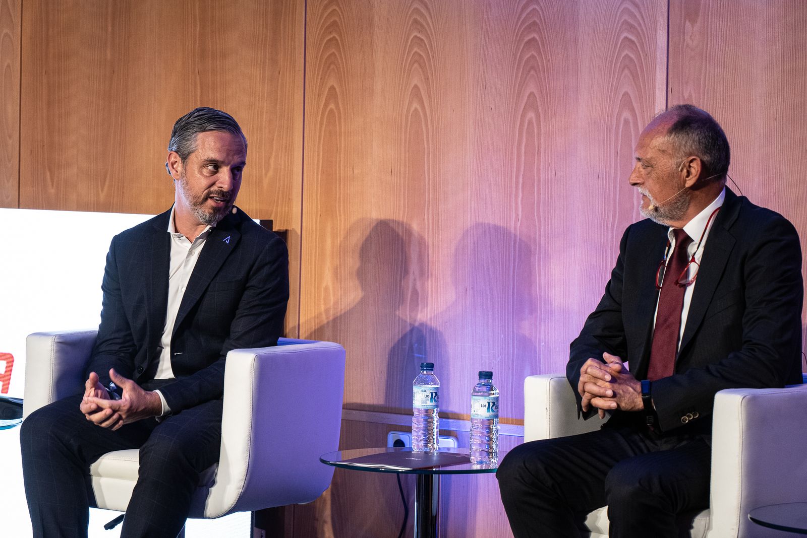 Imágenes de la presentación de la memoria de Aiqbe