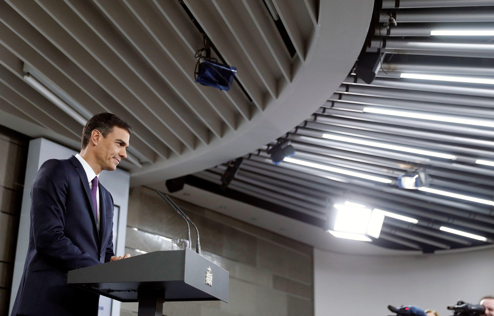 Pedro Sánchez da detalles de lo aprobado en el consejo de ministros.