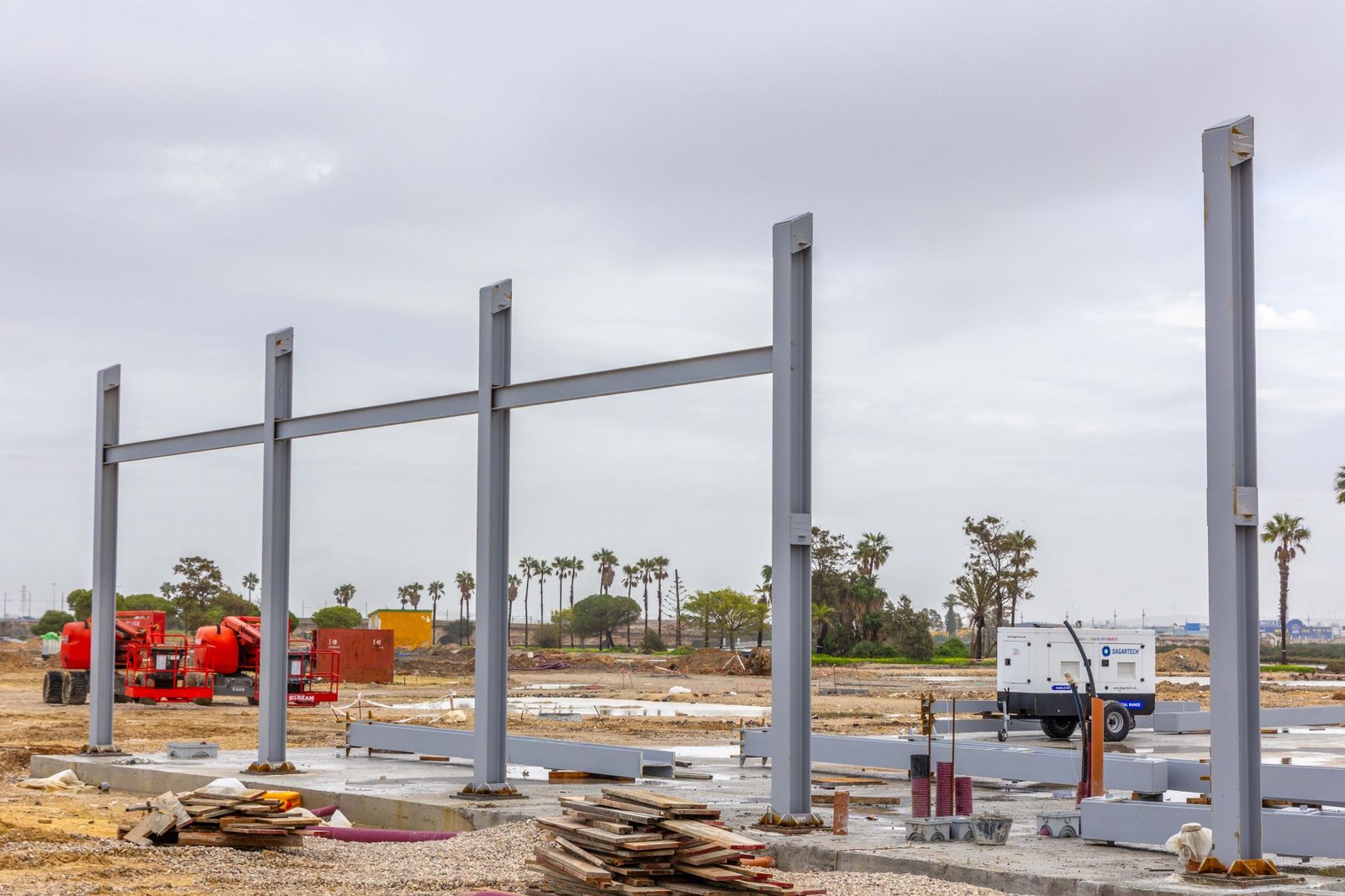 Las primeras estructuras del edificio multiusos de La Magdalena se hicieron visibles hace escasos dìas.