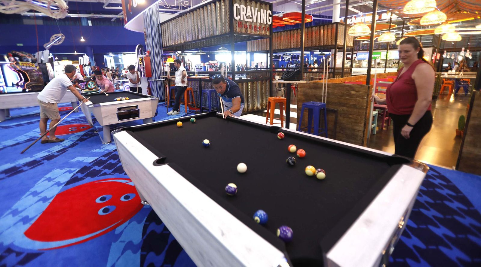 Las fotos de la inauguración del centro de ocio Ozone Bowling en Palmones