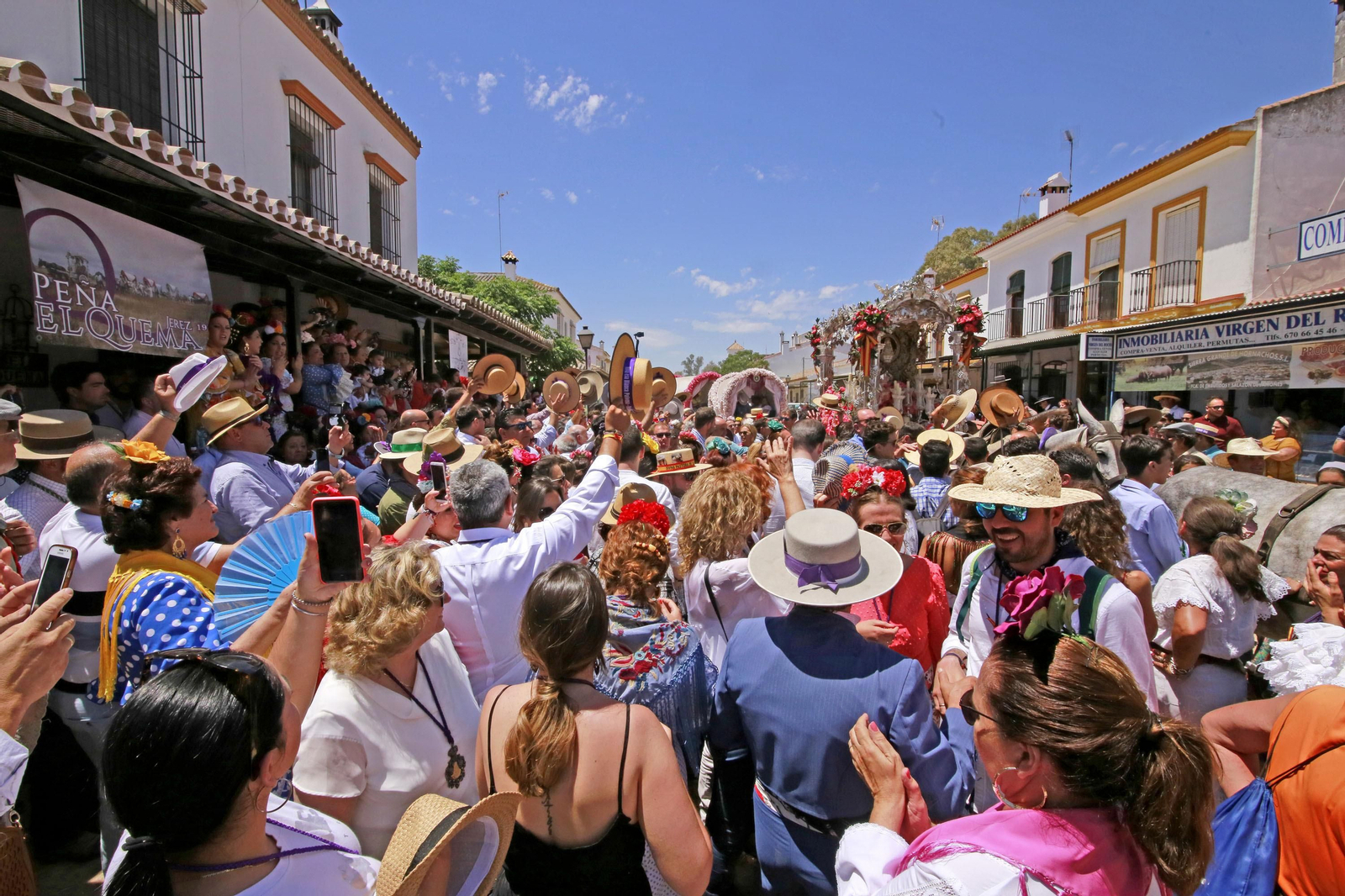 Sábado de emociones en la Aldea de El Rocío