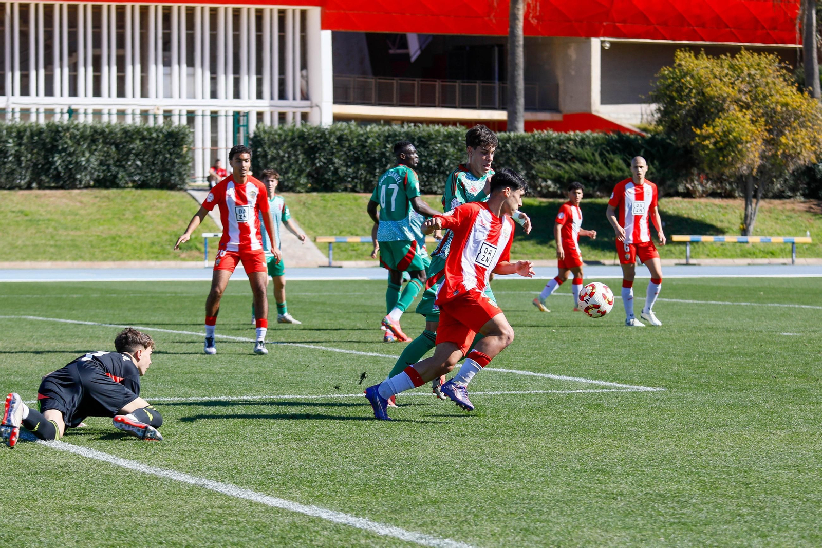Las imágenes de Segunda RFEF entre Almeria B y recreativo de Granada