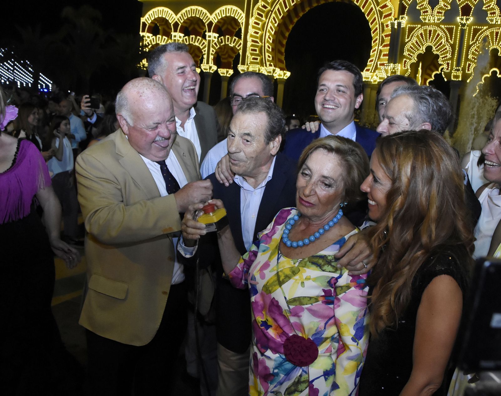 El encendido de la portada de la Feria de Córdoba, en fotografías