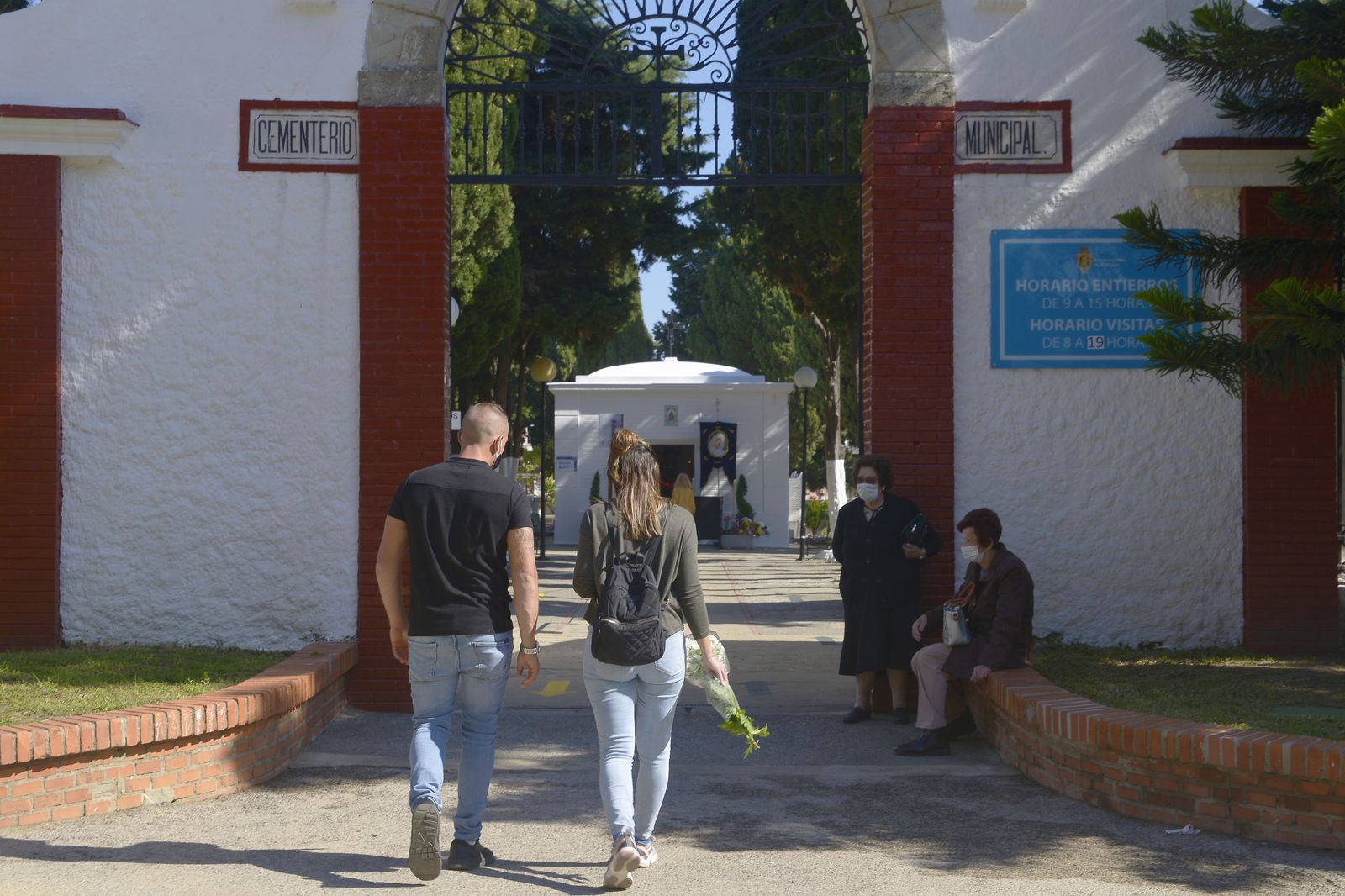 Fotos de los cementerios de Algeciras en el día de los difuntos