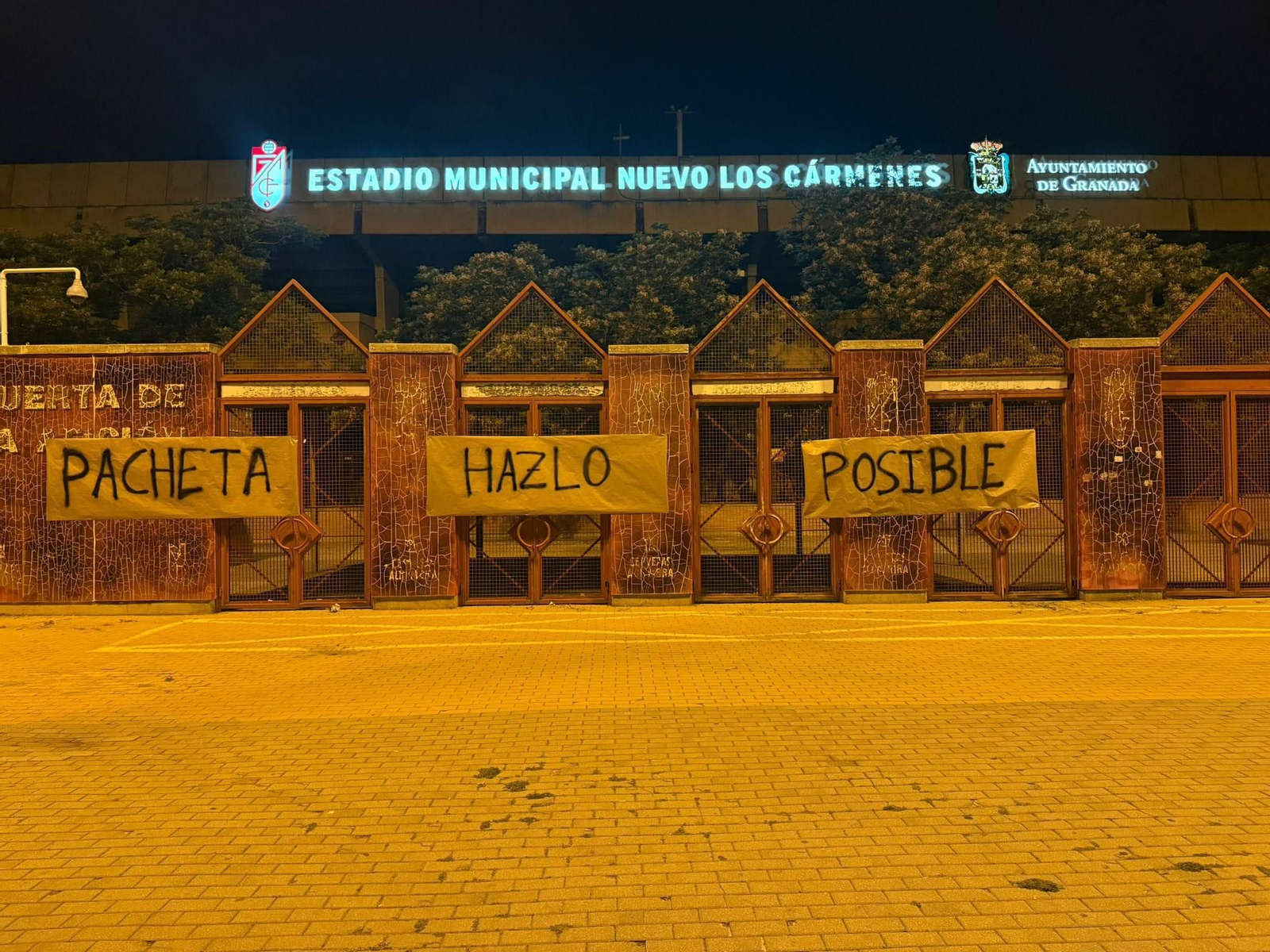 Las pancartas de apoyo a Pacheta