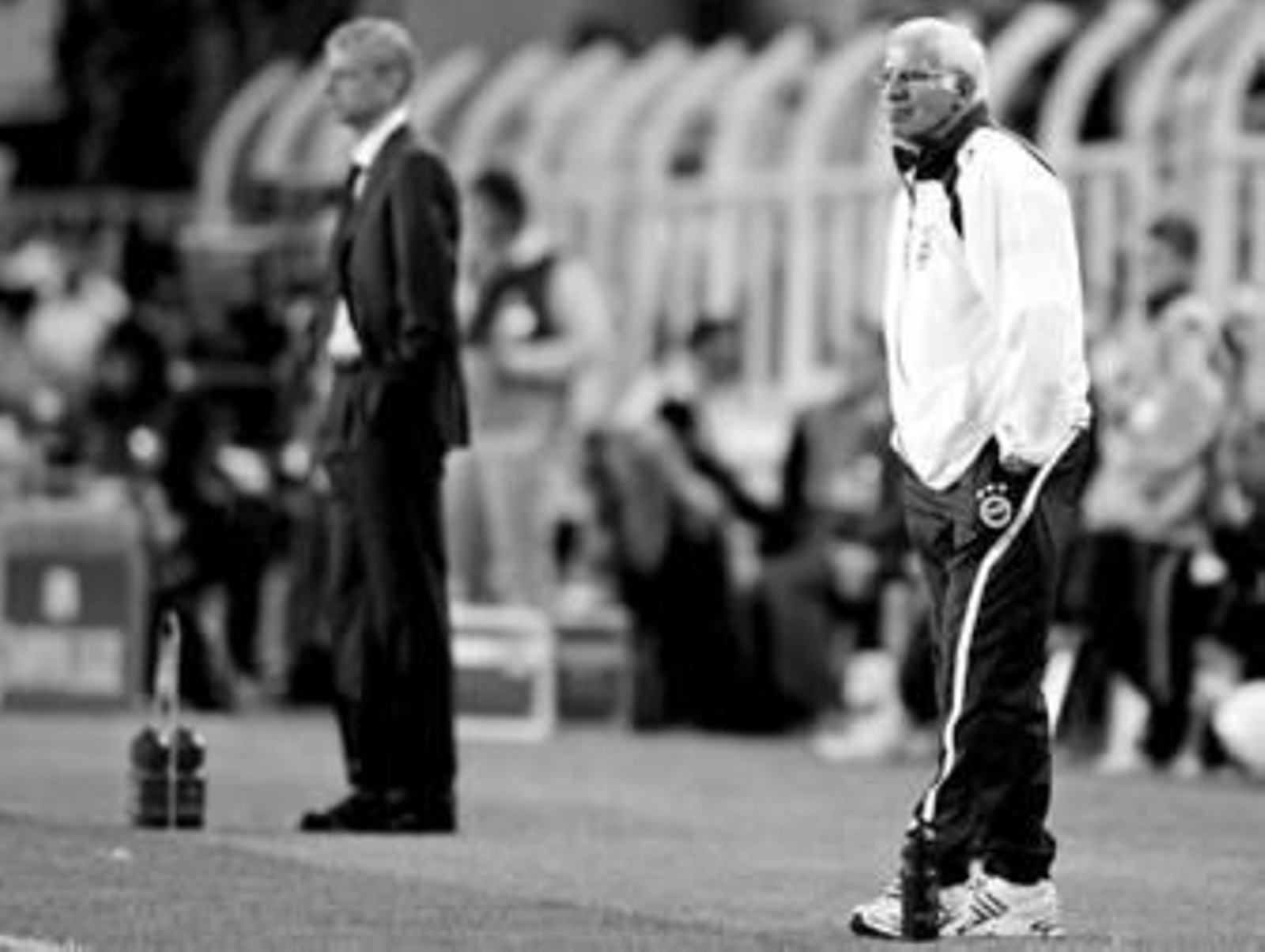 Luis Aragonés, con Wenger al fondo el pasado martes.