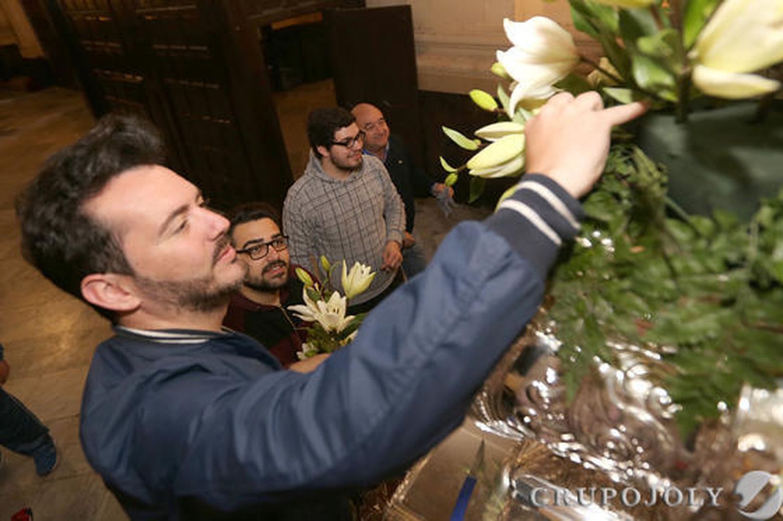 Las imágenes de la preparación del Resucitado en Chiclana