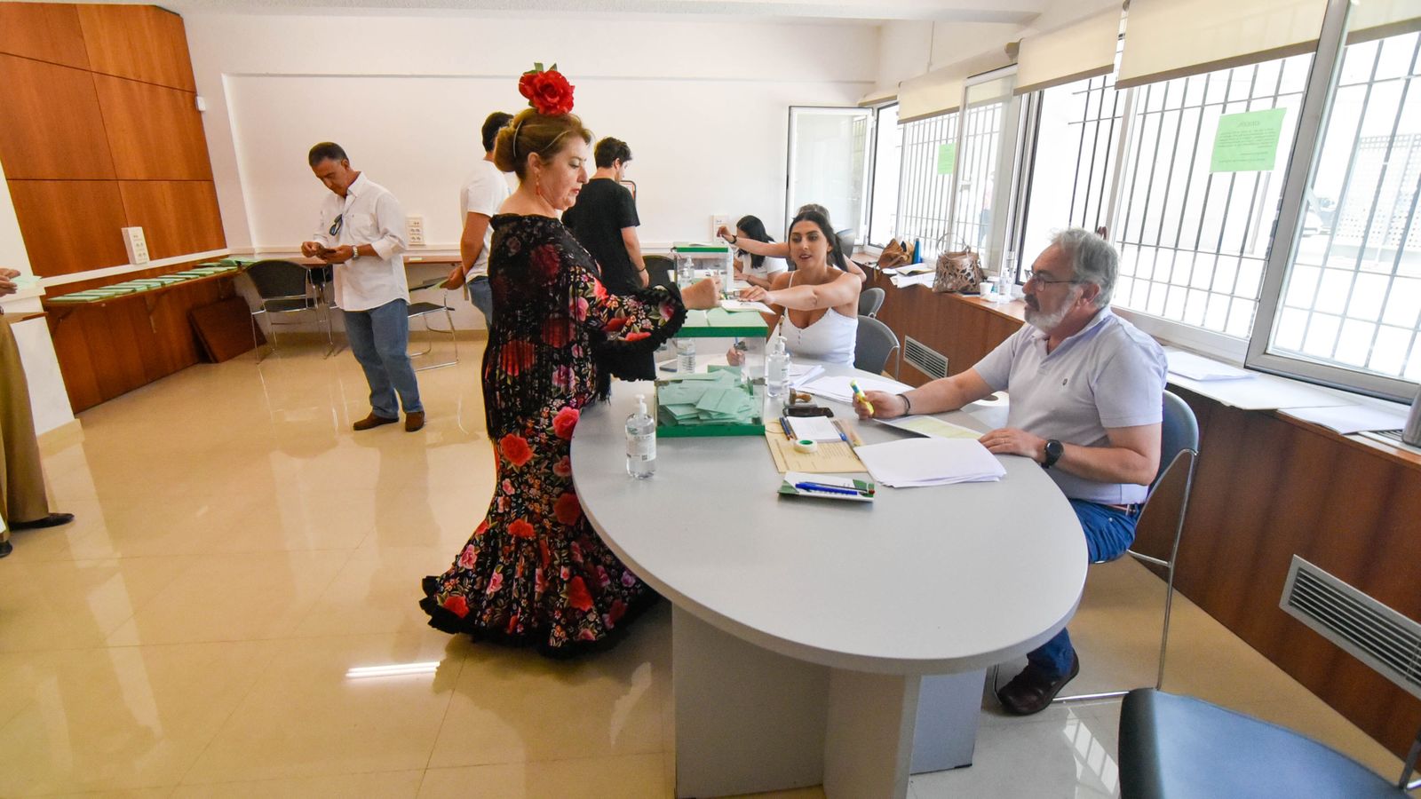 Fotos de las elecciones de Andalucía en Algeciras
