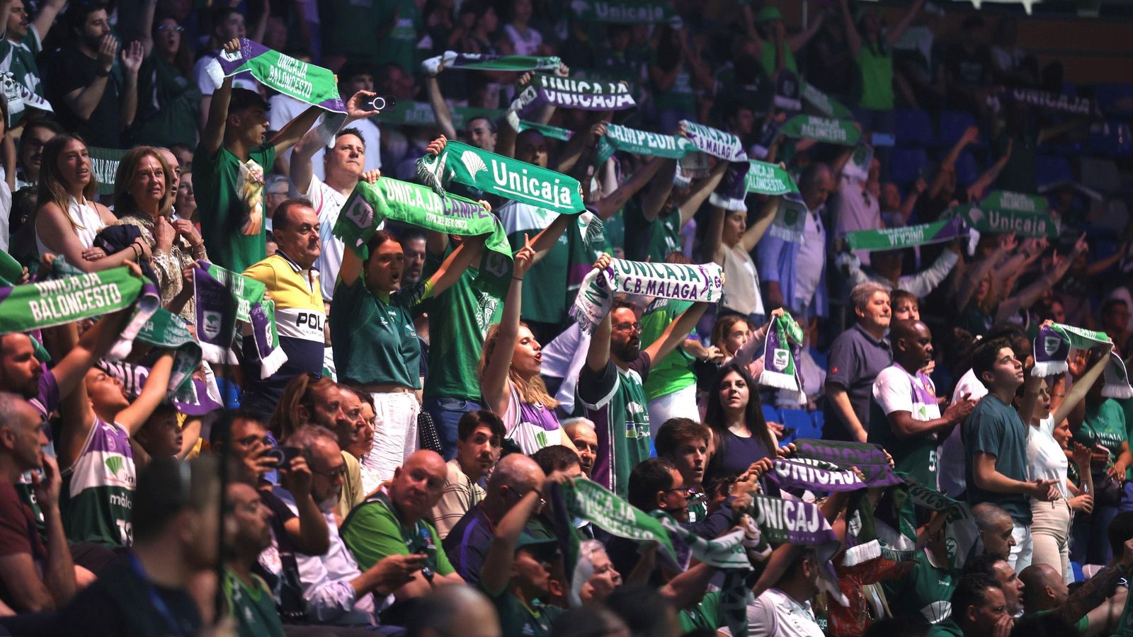 La afición del Unicaja. La afición del Unicaja.