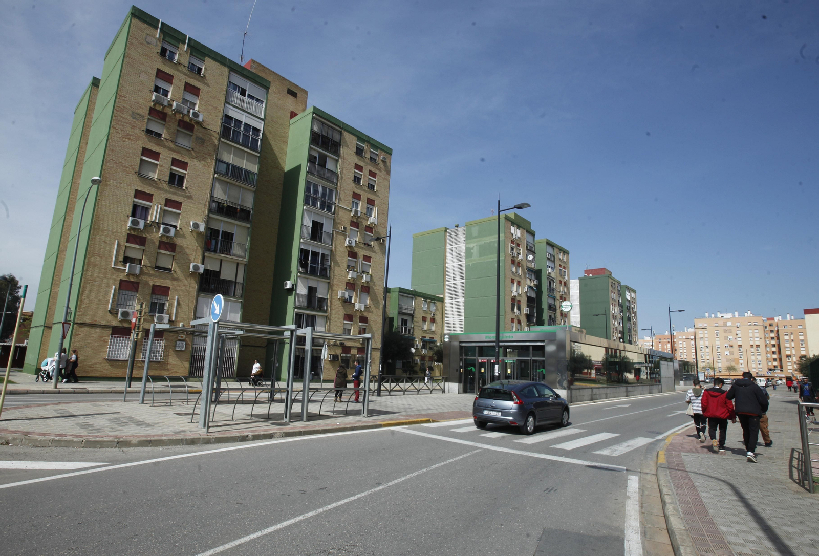 Bloques de viviendas en la barriada nazarena de Montequinto, donde la revisión implica bajada del valor catastral.