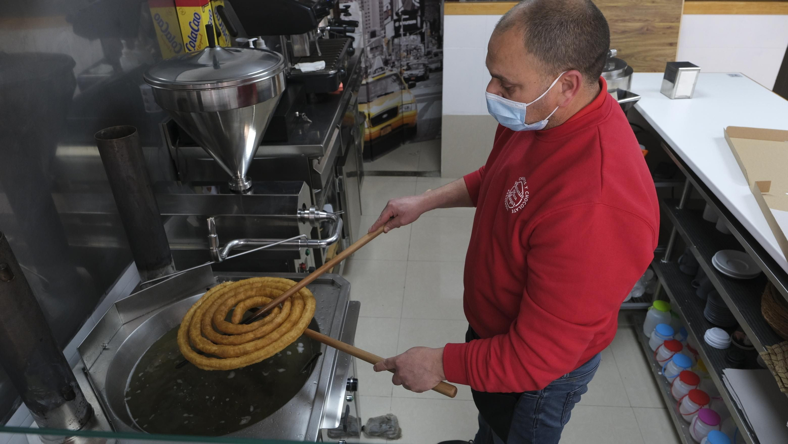 Fotogalería churro-pizza. Churrería Plaza Mayor. Huércal Overa.