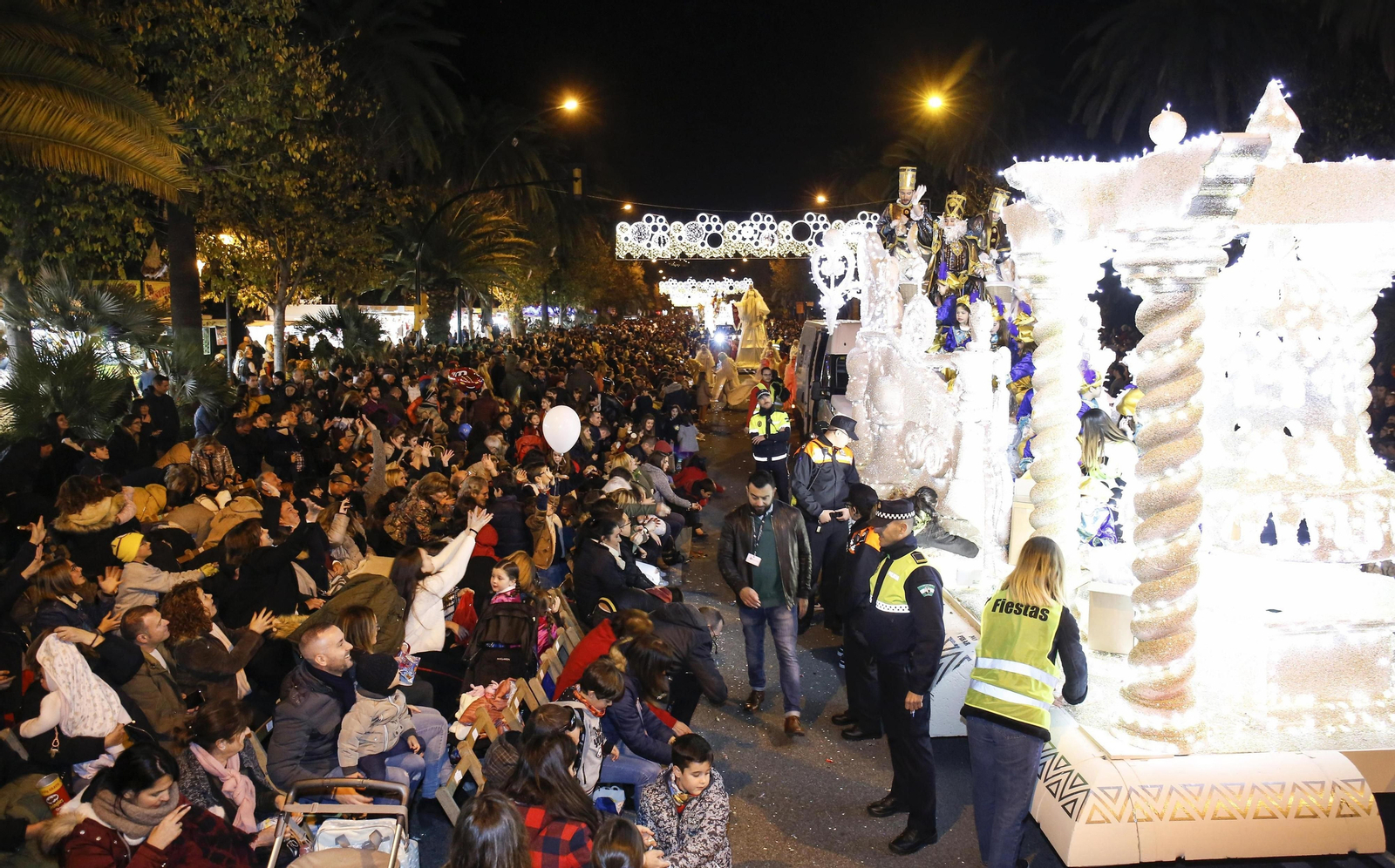 Fotos de la Cabalgata de Reyes en Málaga capital.