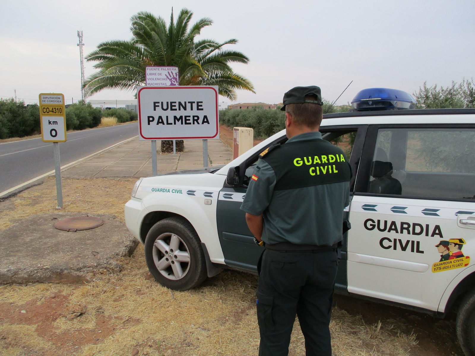 Una patrulla de la Guardia Civil del puesto de Fuente Palmera.