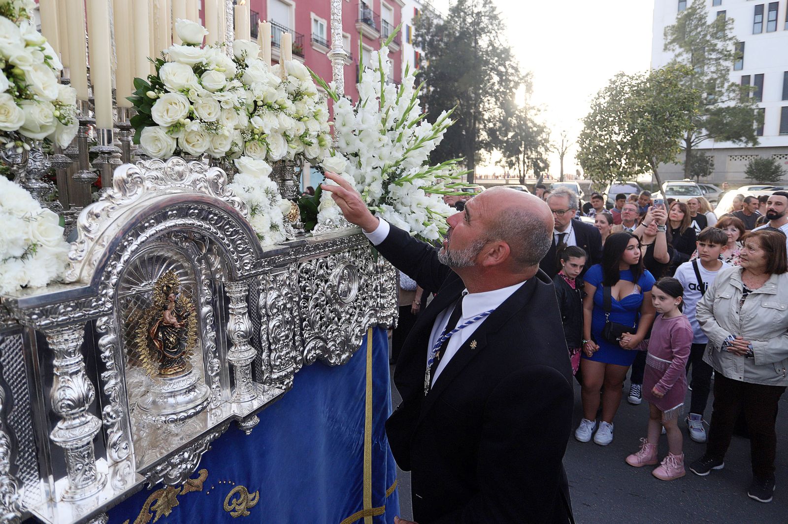 Imágenes de la procesión de la Virgen de los Dolores por Las Colonias