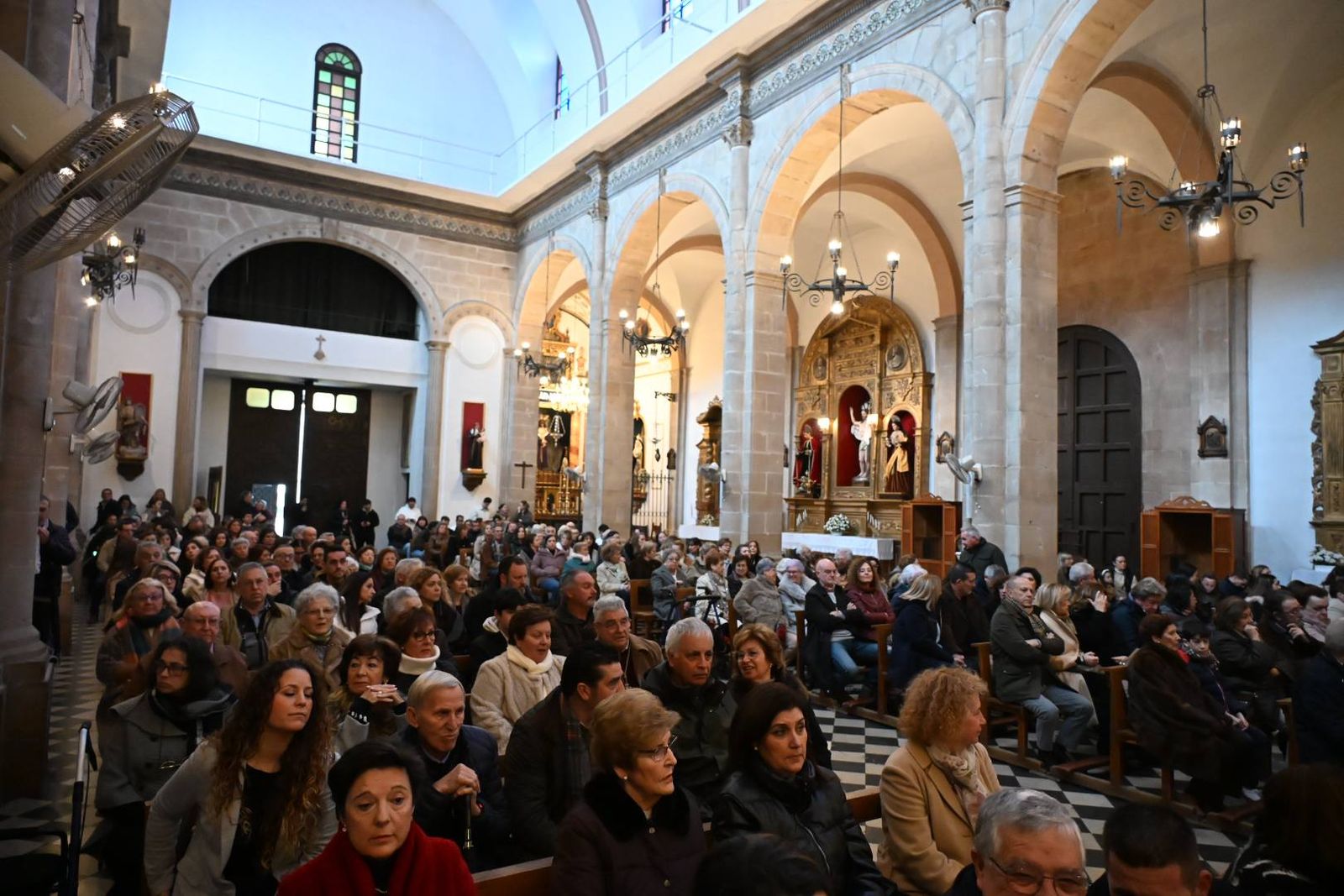 Las imágenes del homenaje de Villa del Río a su párroco emérito, Manuel Tirado Fernández