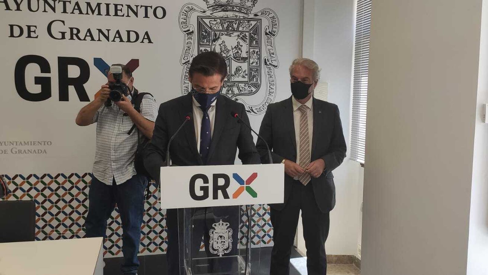 El alcalde de Granada, Luis Salvador, comparece tras la cascada de renuncias