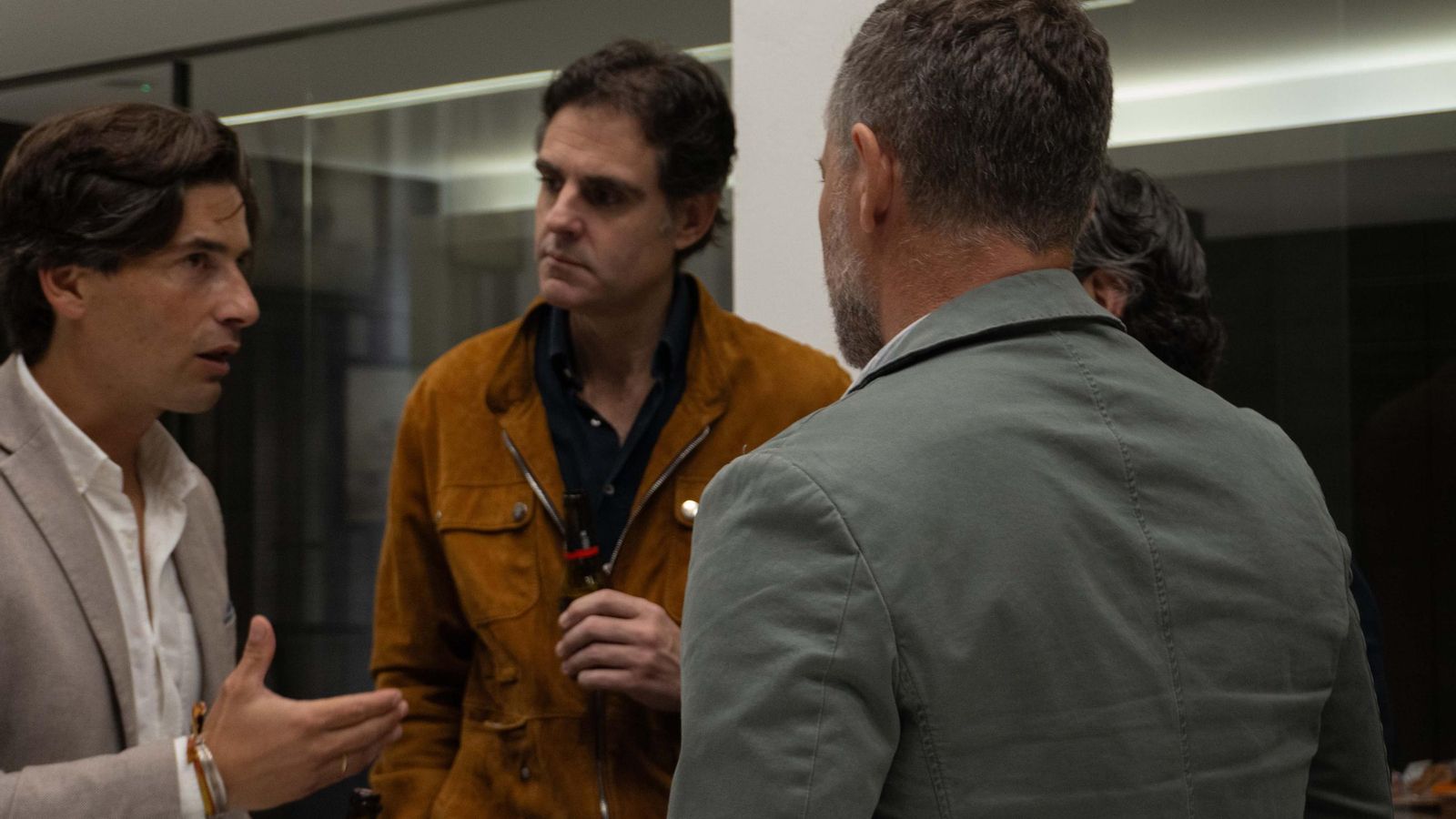 En imágenes, la pintora Inma Campos muestra su lado más "salvaje" en el centro de Córdoba