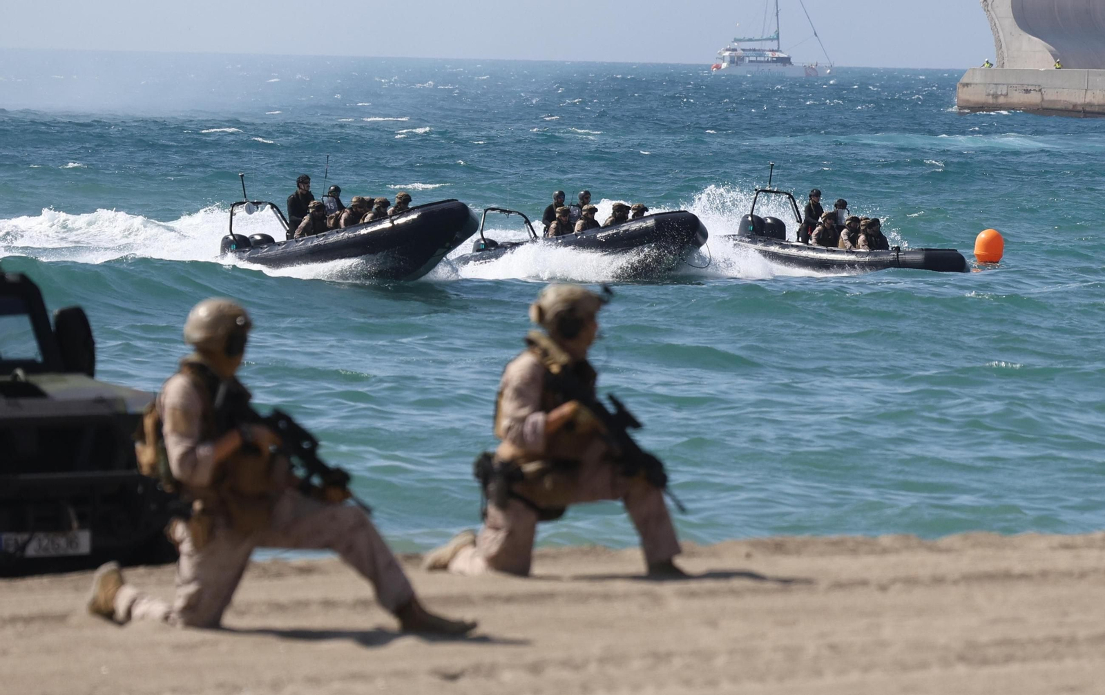 Las fotos del desembarco anfibio en La Malagueta