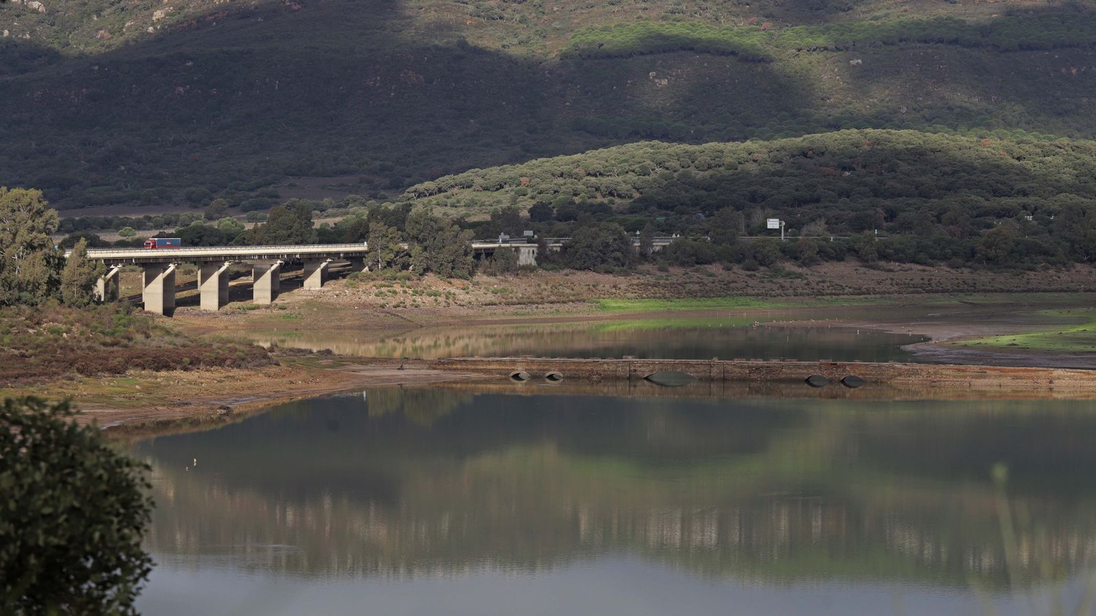 El embalse de Los Barrios, este martes.