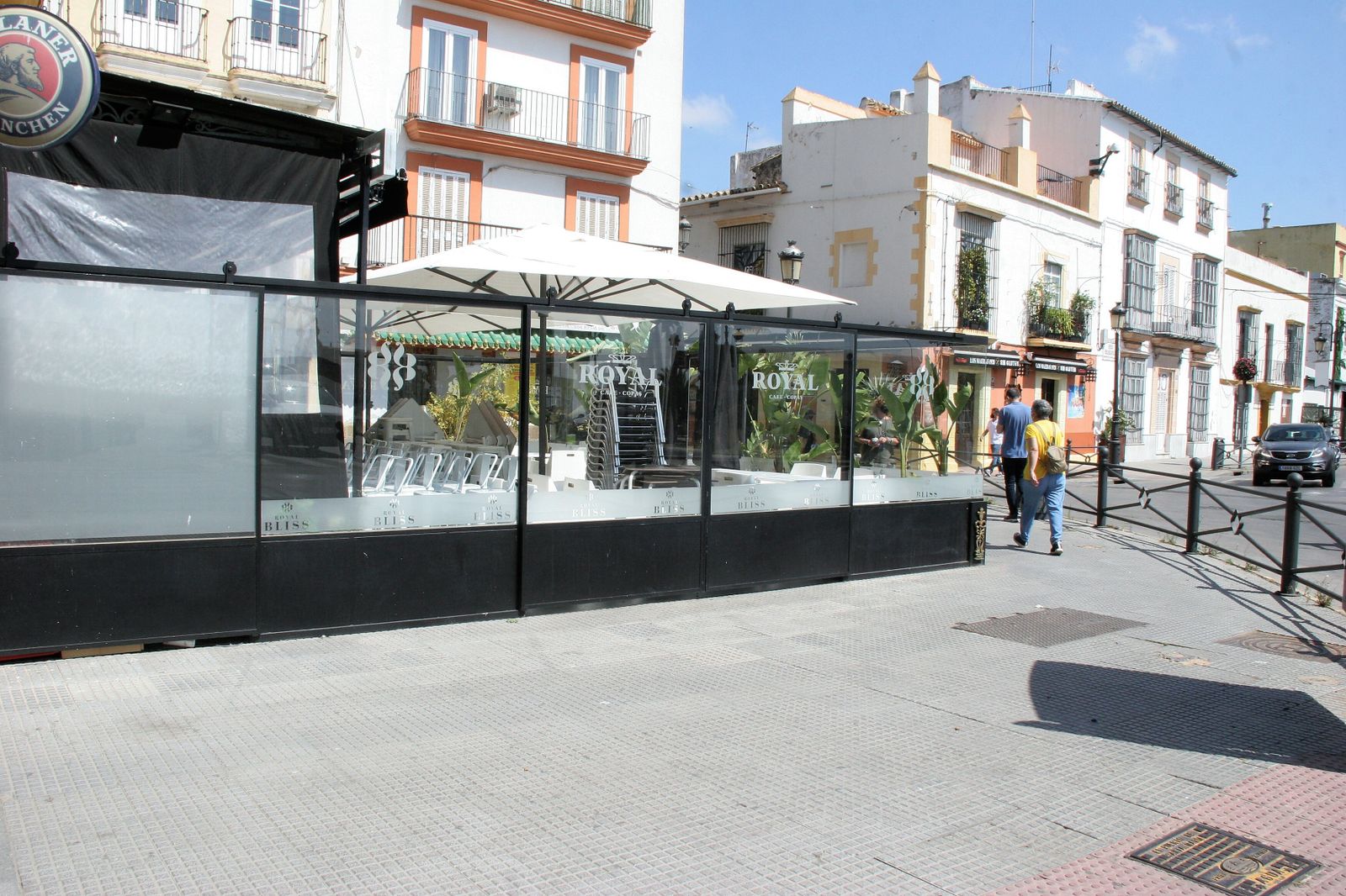 Una imagen actual de la Plaza de Las Galeras, con muchos metros perdidos para los peatones.