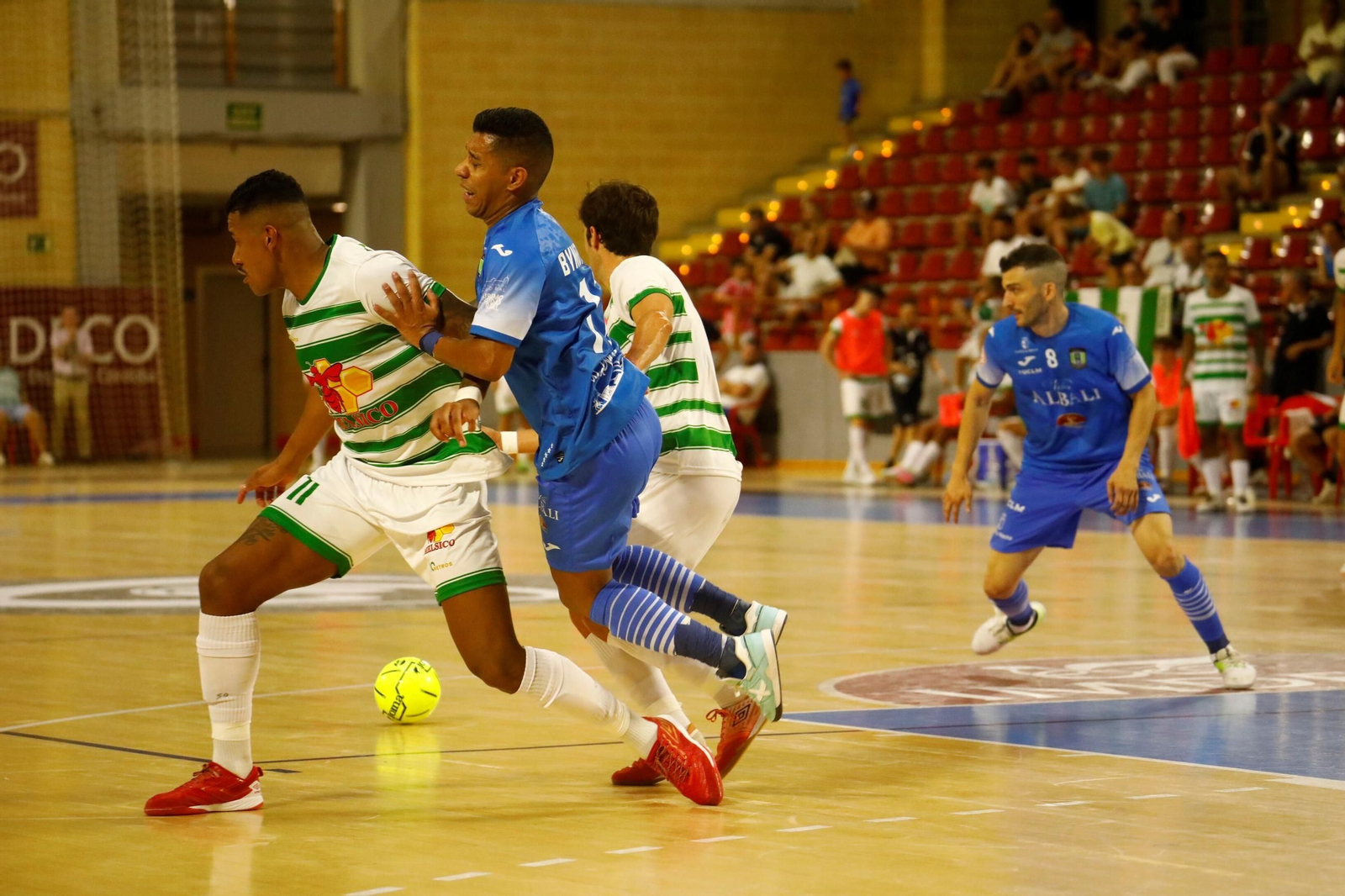El Córdoba Futsal sigue invicto en pretemporada tras empatar ante el Viña Albali Valdepeñas