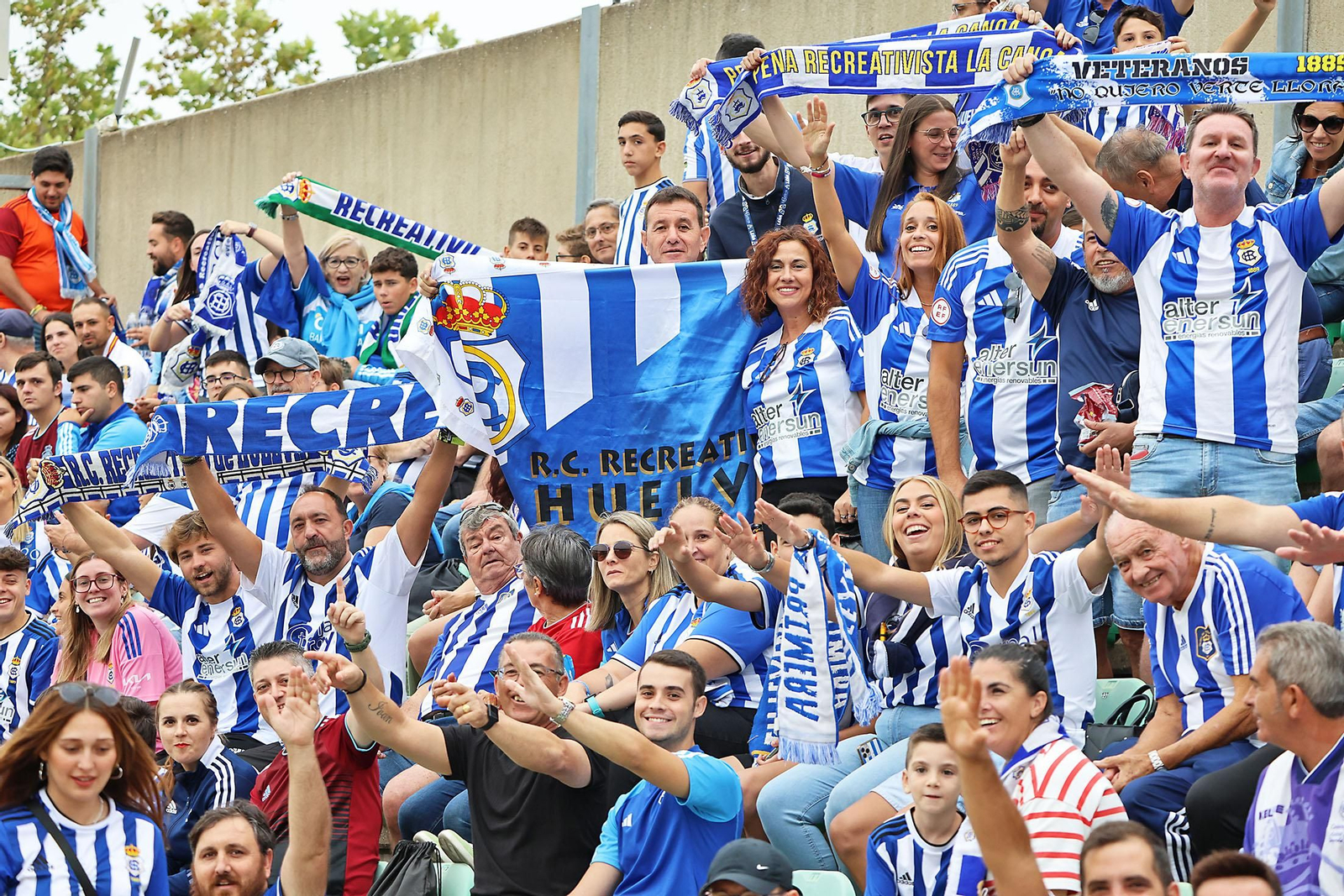 Búscate en las gradas del Betis Deportivo-Recreativo de Huelva