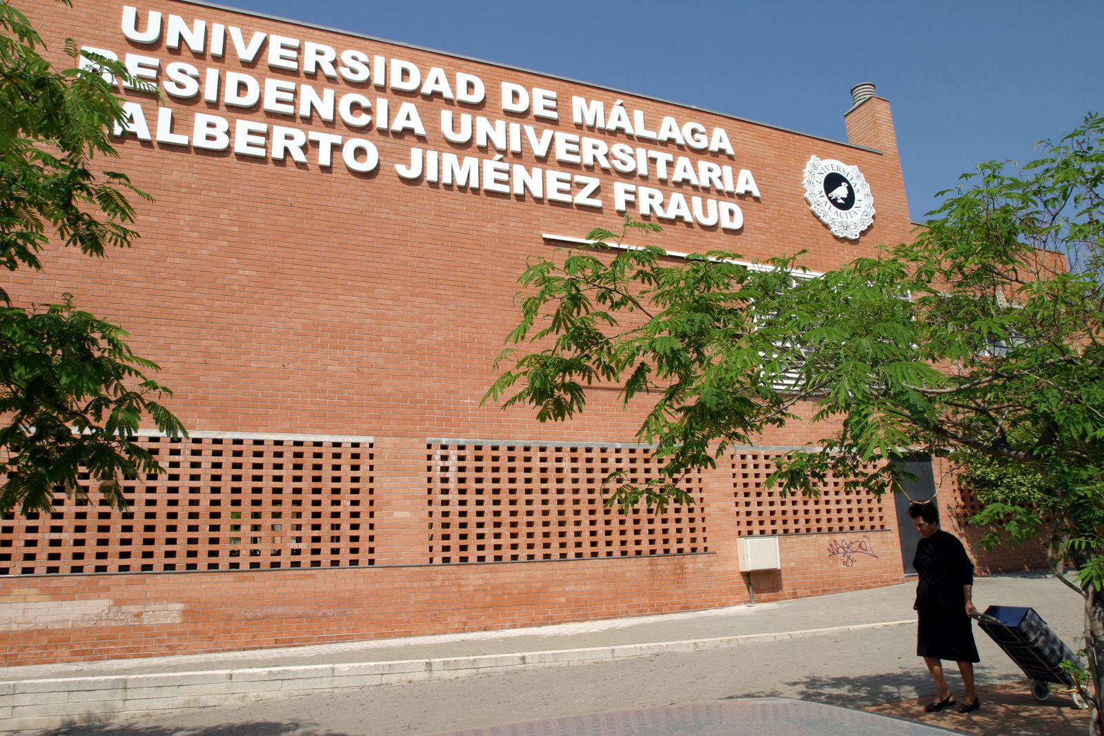 Aspecto del exterior de la residencia universitaria de la UMA Alberto Jiménez Fraud.