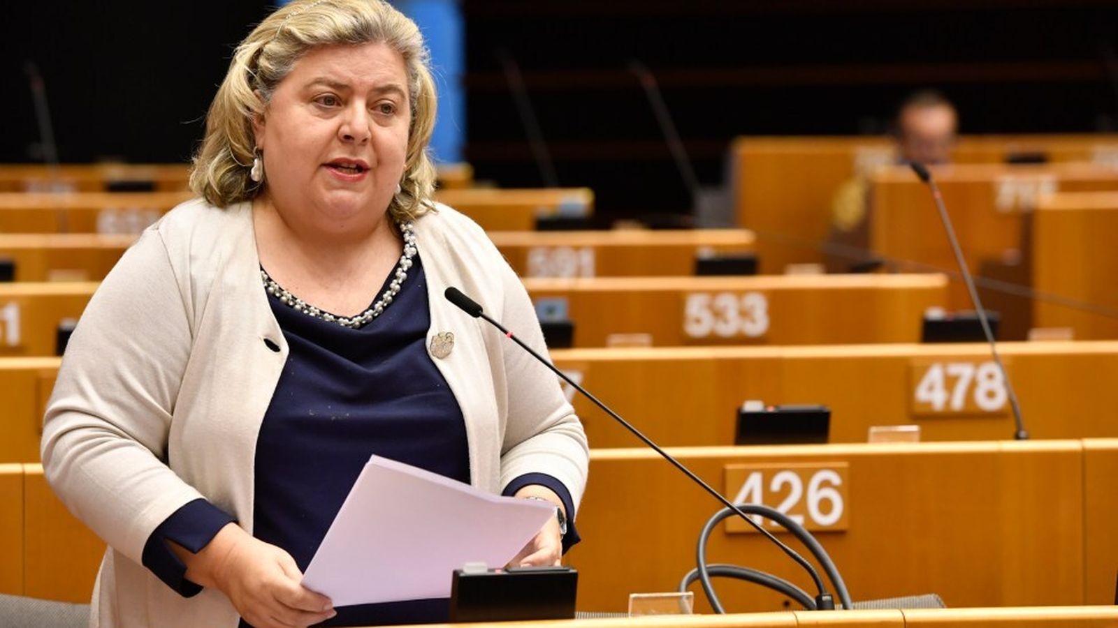 Clara Aguilera durante una intervención en Comisión del Parlamento Europeo.