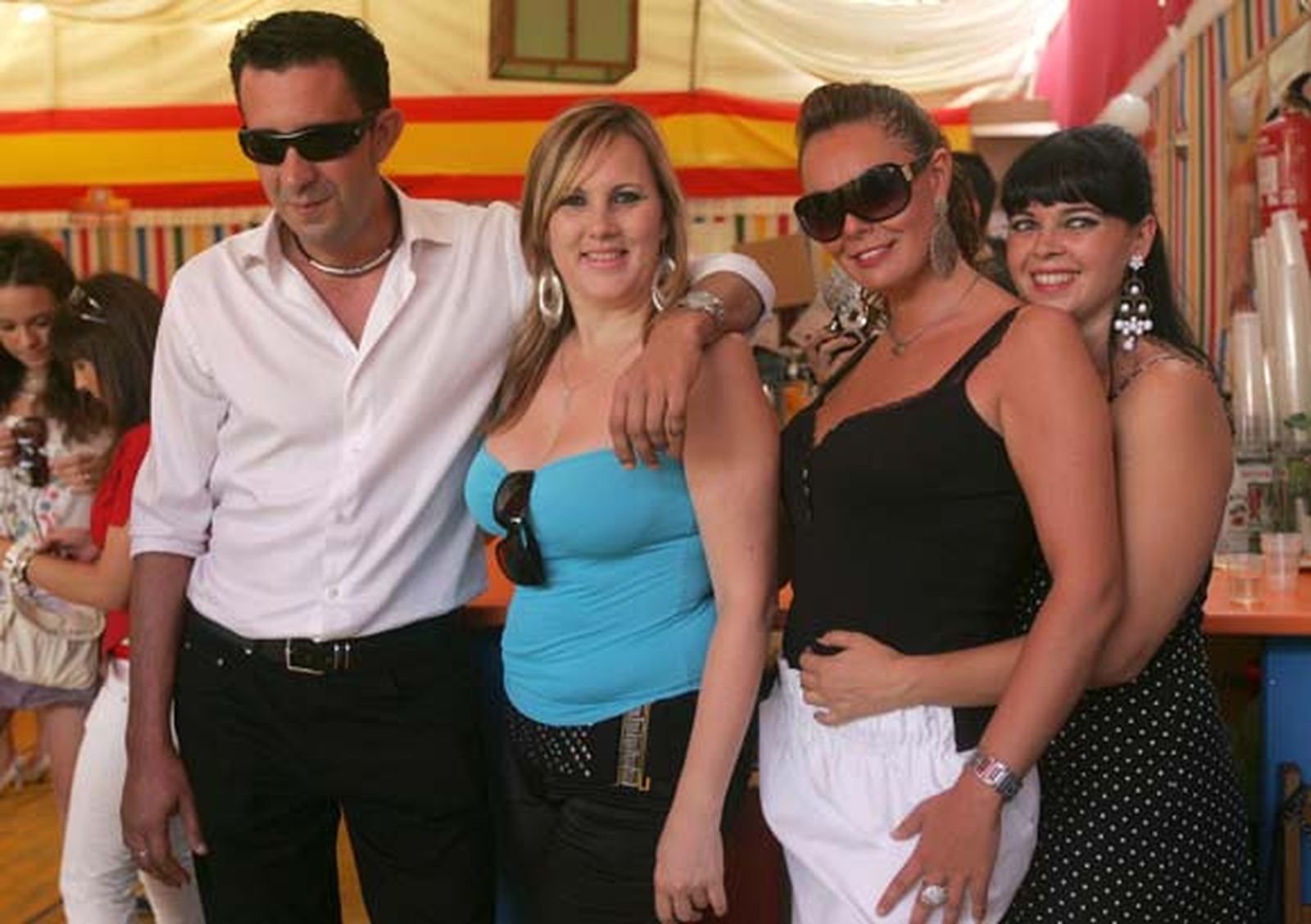 Los campogibraltareños acudieron el domingo a apurar las últimas horas de las fiestas mayores de la ciudad.

Foto: Jose Maria Quiñones