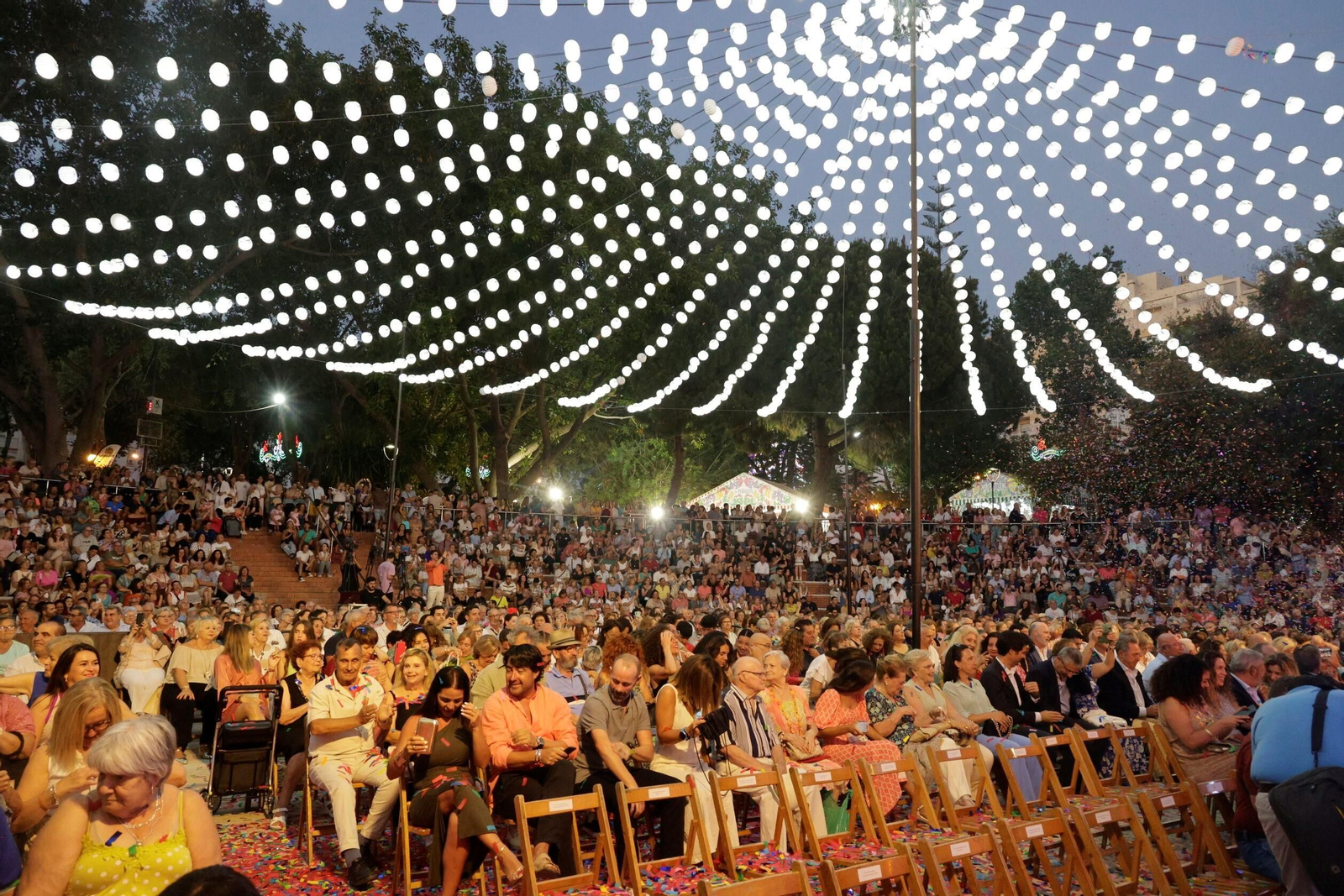 Las imágenes de la primera noche de la Feria del Carmen y de la Sal en San Fernando Las imágenes de la primera noche de la Feria del Carmen y de la Sal en San Fernando