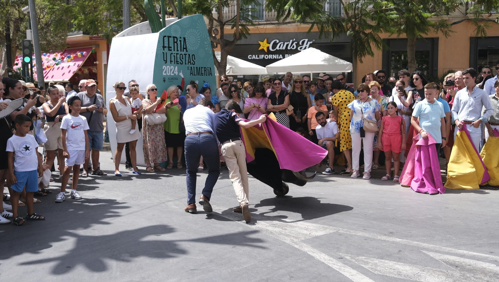 Exhibición de toreo de salón de la Escuela Taurina de Almería, en imágenes