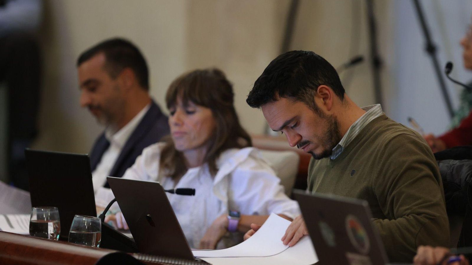 Integrantes del grupo del PSOE durante el pleno. Integrantes del grupo del PSOE durante el pleno.