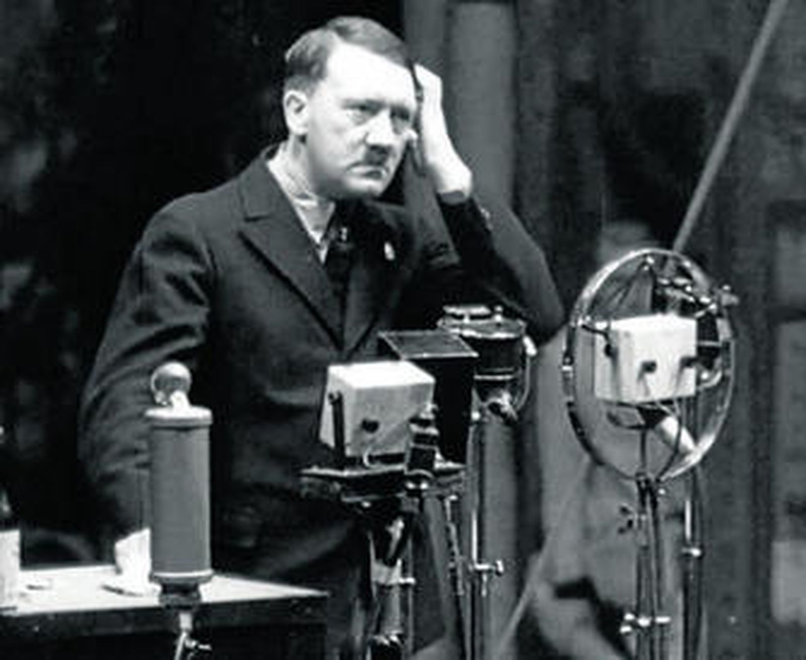 En el primero de los seis capítulos se analizan los primeros 30 años de Hitler.