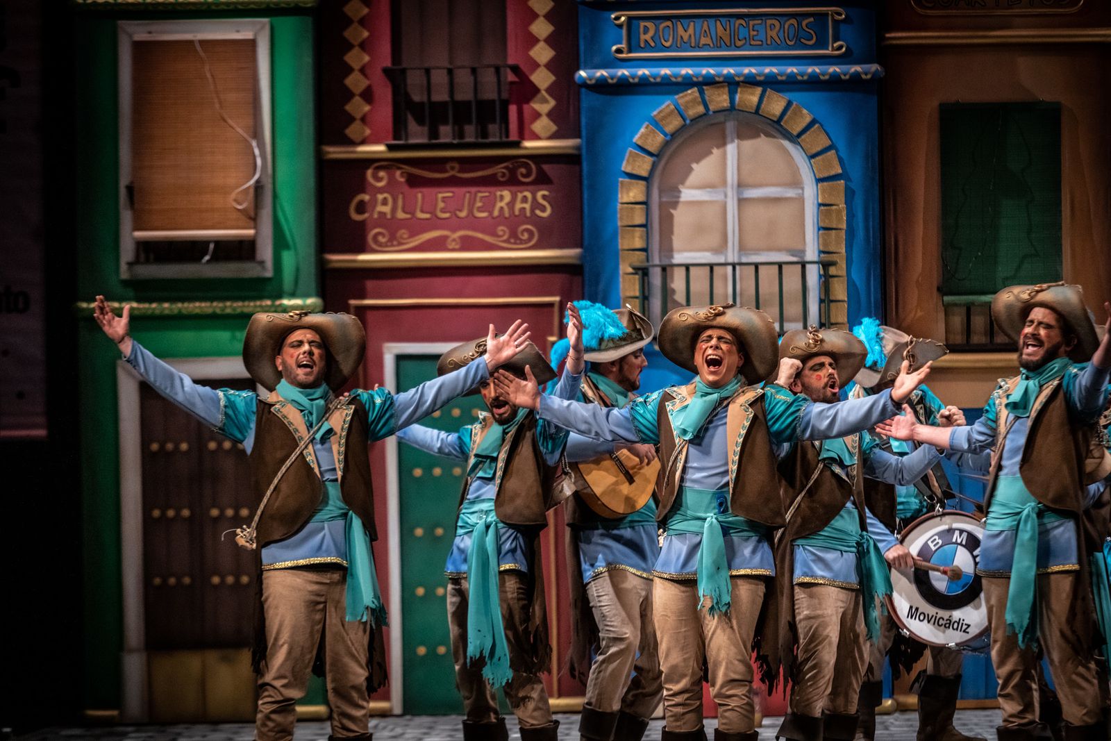 La comparsa '¿Te lo cuento o te la canto?' cerro la sesión