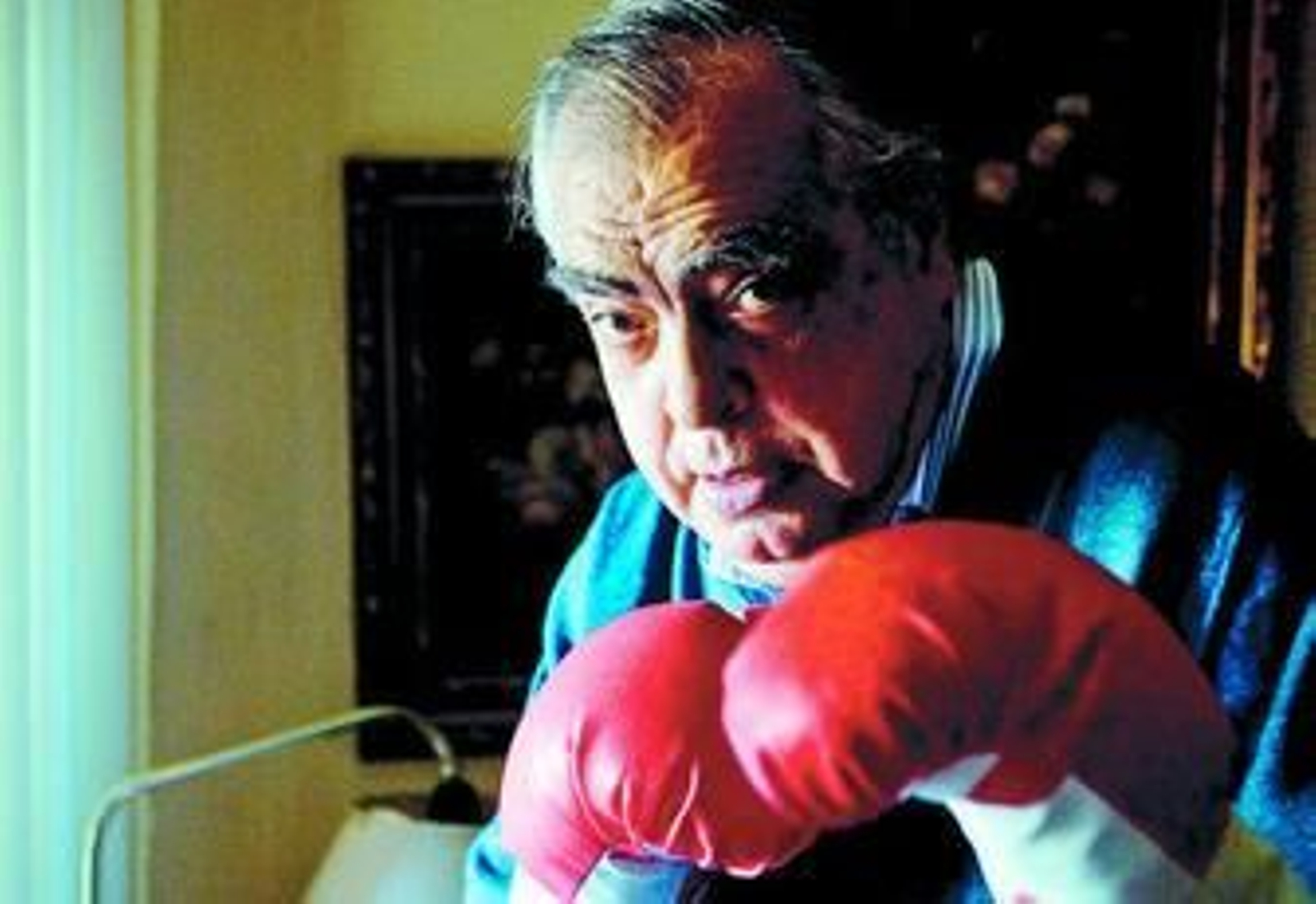 El escritor Julio Manuel de la Rosa, en plena forma y listo para el combate.