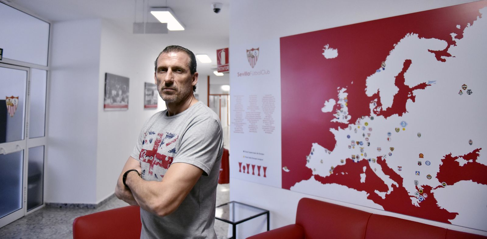 Óscar Arias durante la entrevista./ JUAN CARLOS VÁZQUEZ