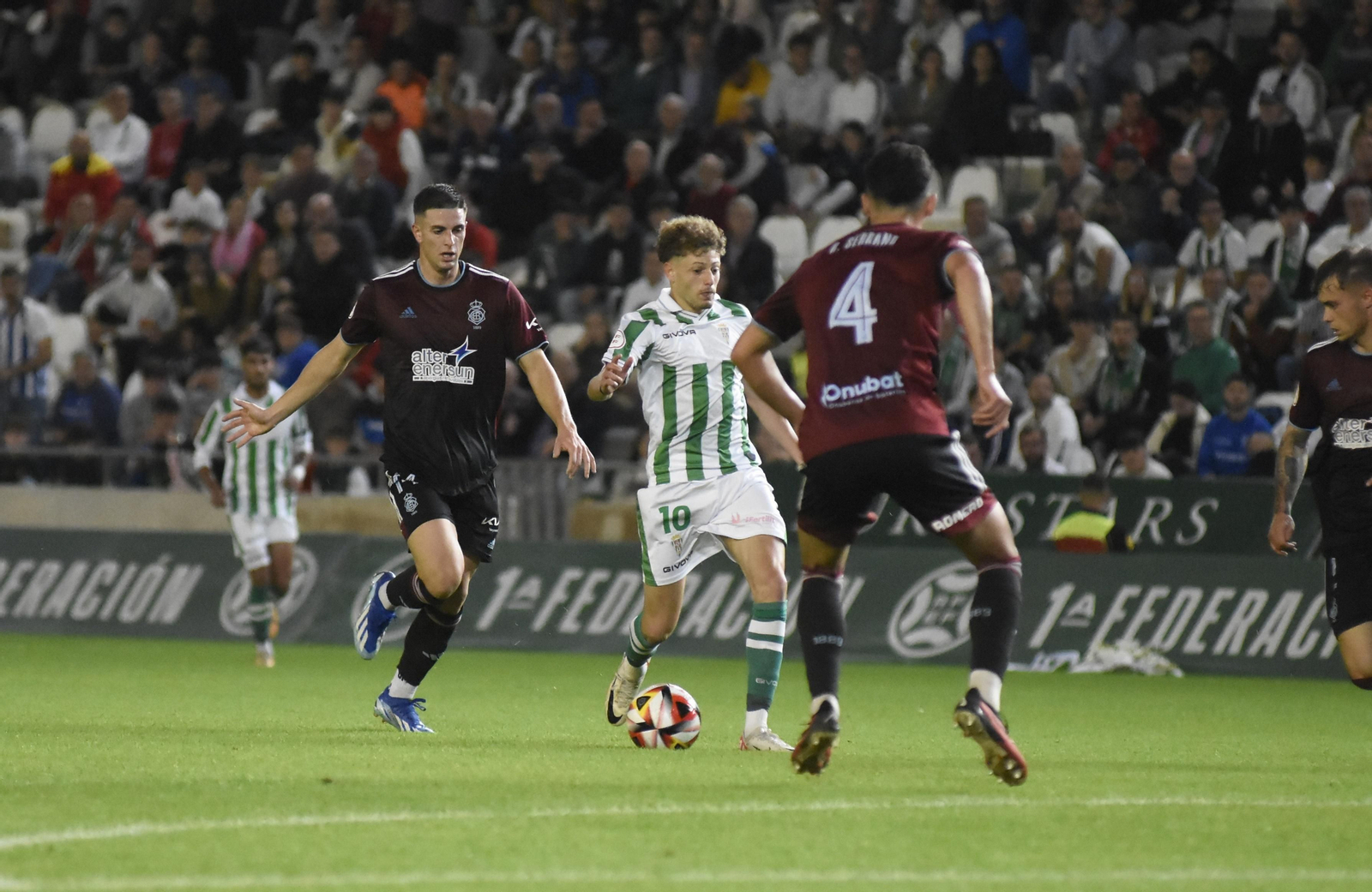 Imágenes del partido entre el Córdoba y el Recreativo de Huelva en El Arcángel