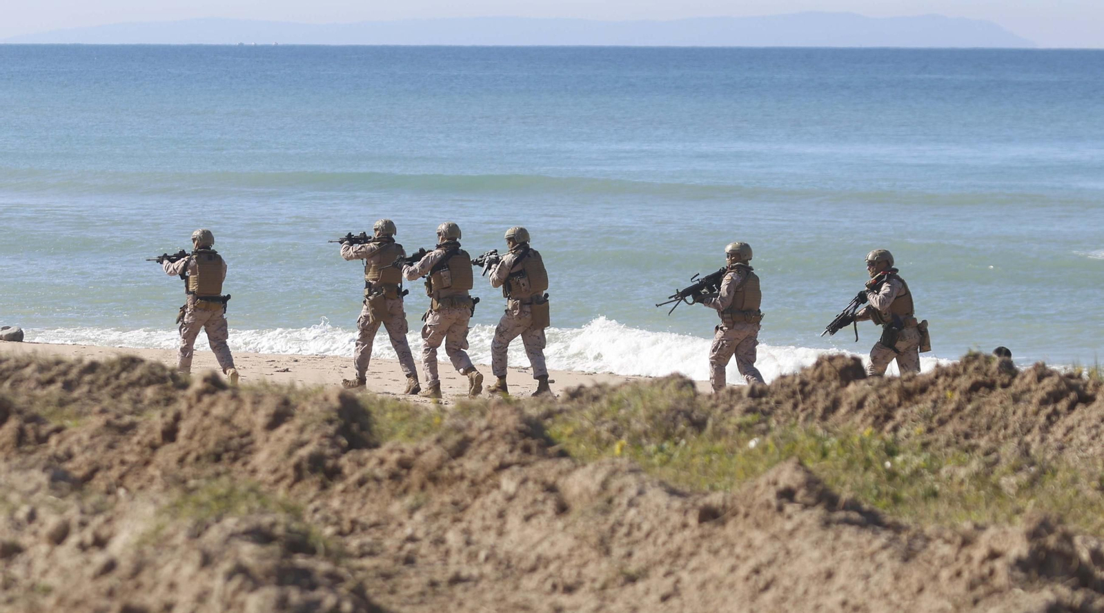 Las fotos del espectacular ejercicio de la Armada y la OTAN en el Retín