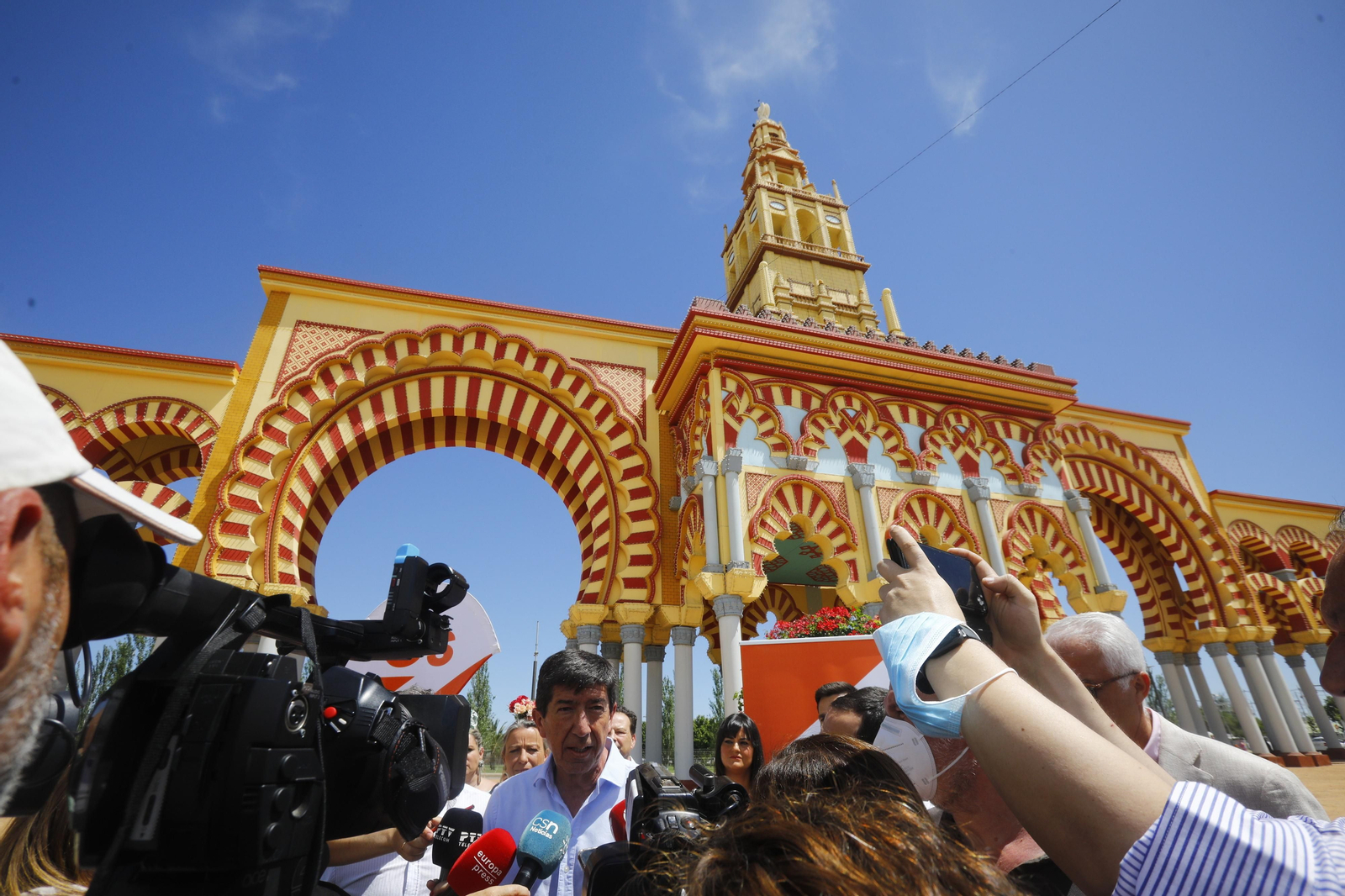 La visita de Juan Marín a la Feria de Córdoba, en imágenes.