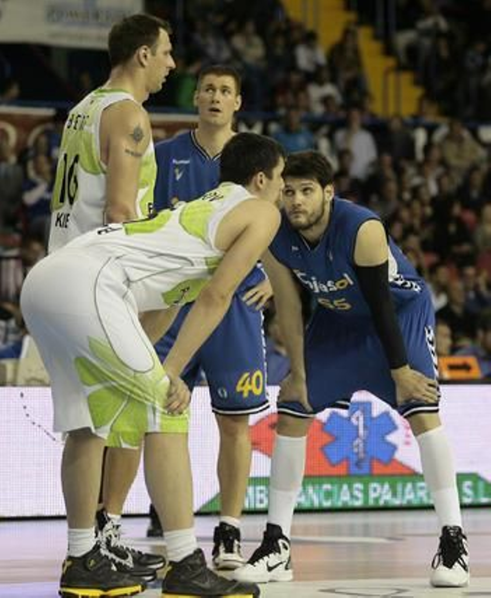 El Cajasol se impone de forma contundente al Budivelnik ucraniano en San Pablo (67-49). / Juan Carlos Muñoz