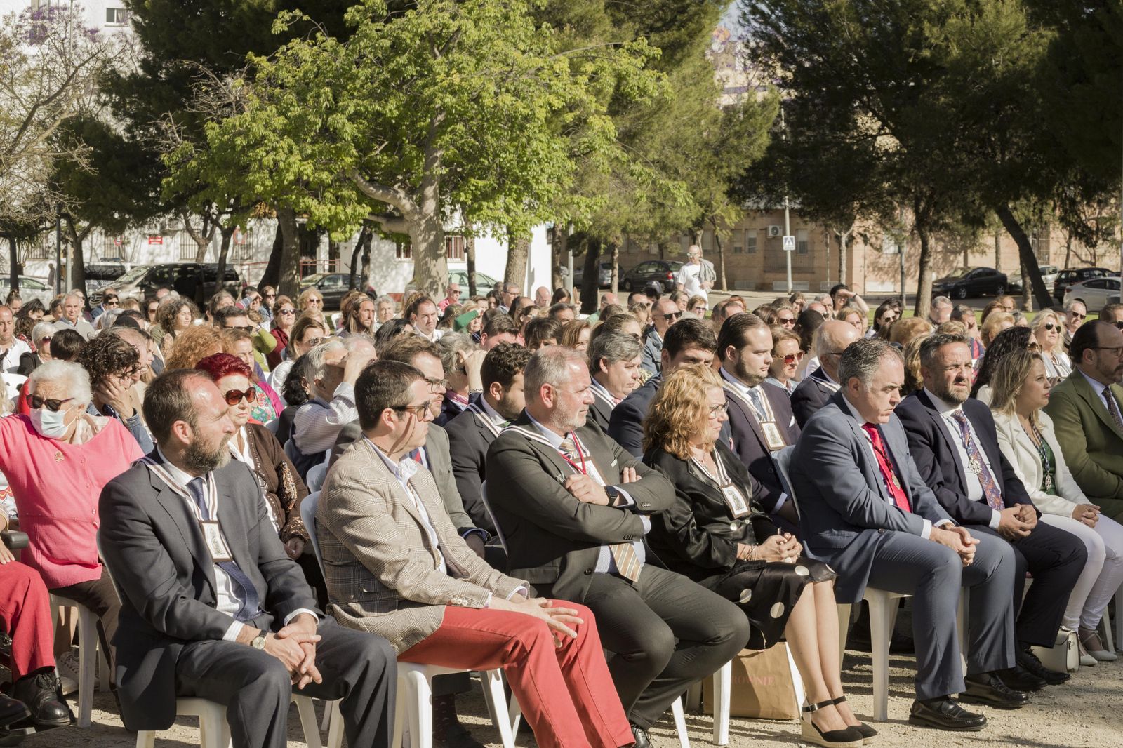 Misa de campaña frente a la parroquia del Cristo de la Sed con la Virgen del Carmen