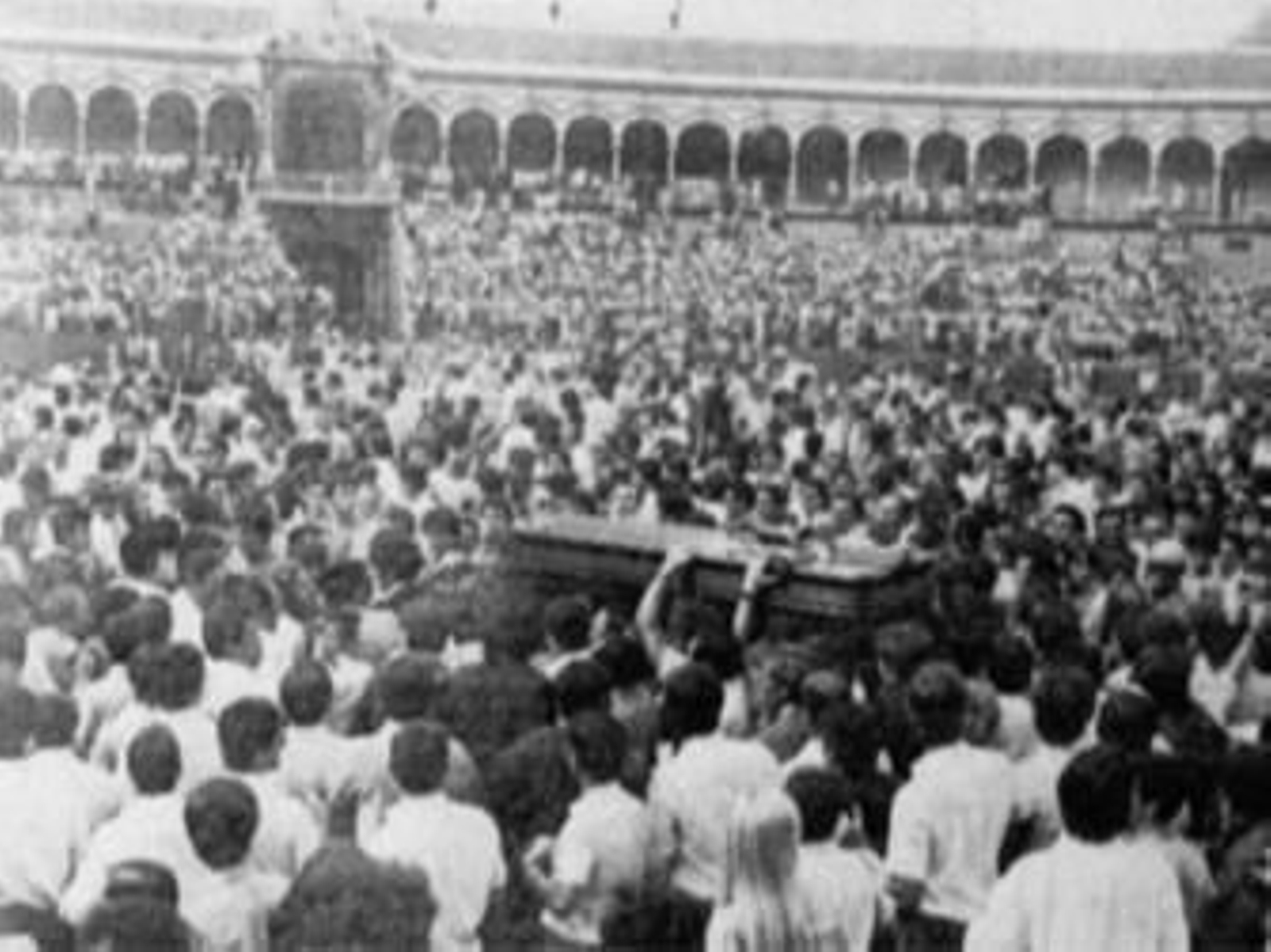 1984 Impresionante despedida de la afición taurina a Francisco Rivera Paquirri
