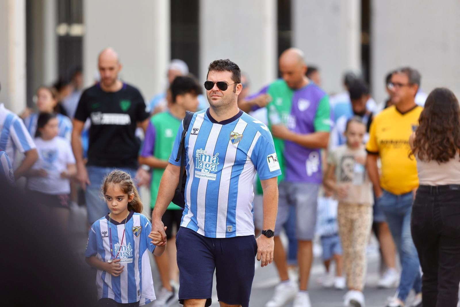 Búscate en las fotos del Málaga CF-Melilla