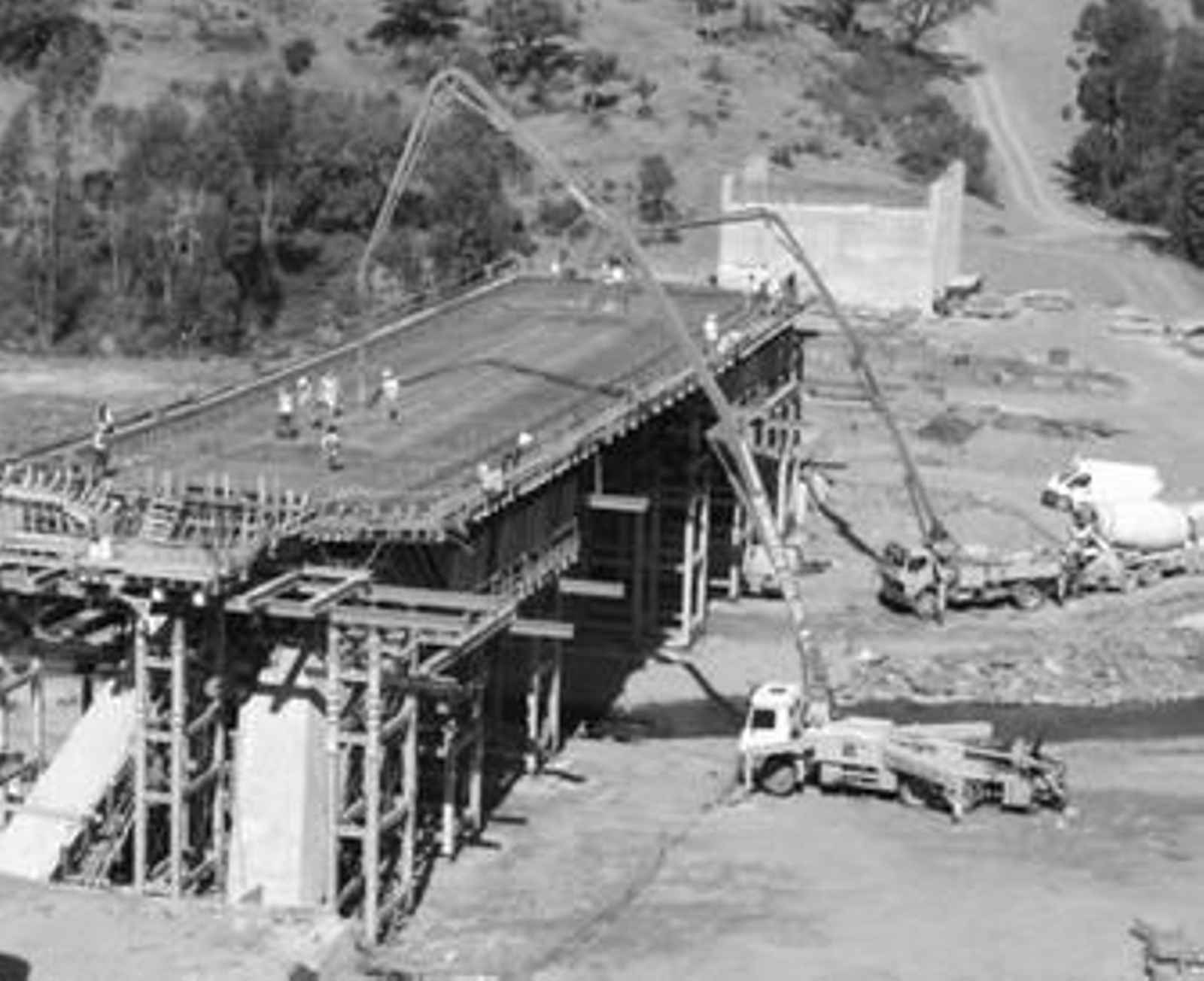 Obras en el puente de Paymogo.