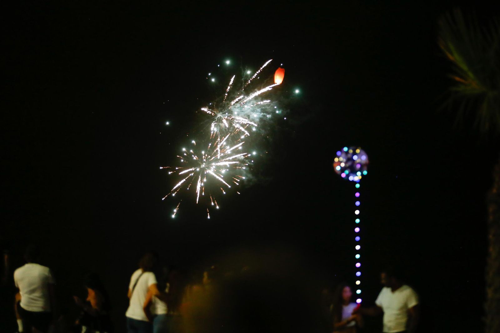 Fotos de la noche de San Juan en las playas de La Línea.