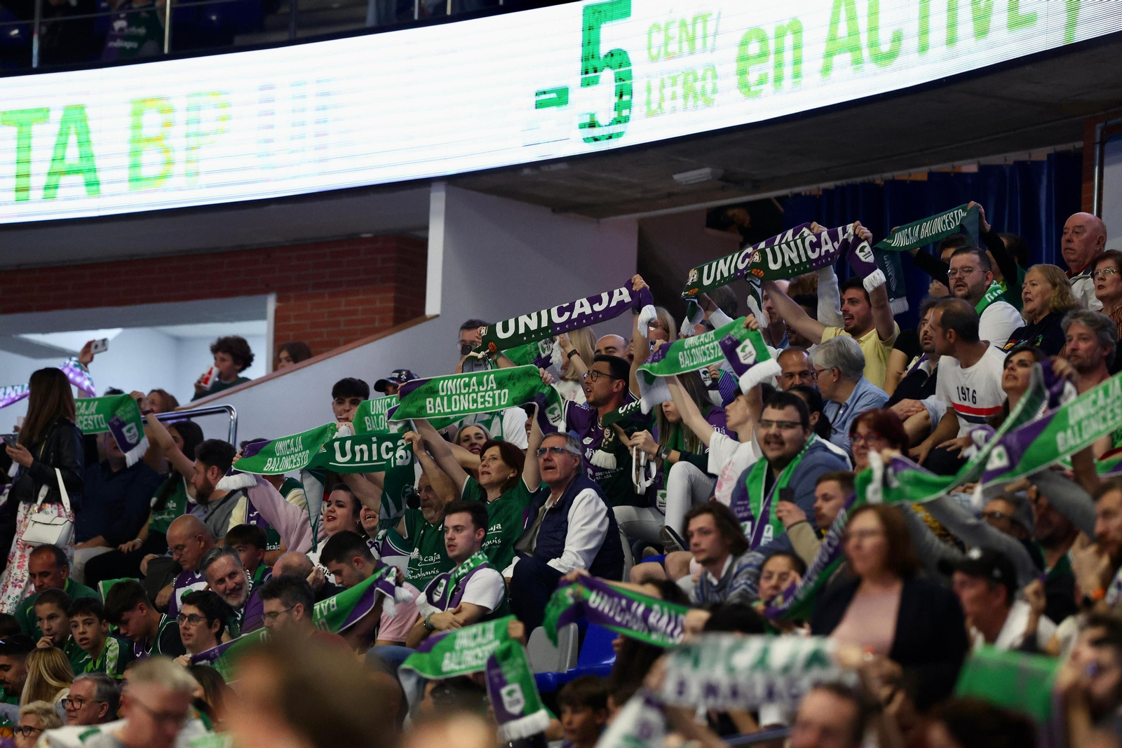 Búscate en las gradas del Carpena en el Unicaja - Casademont Zaragoza