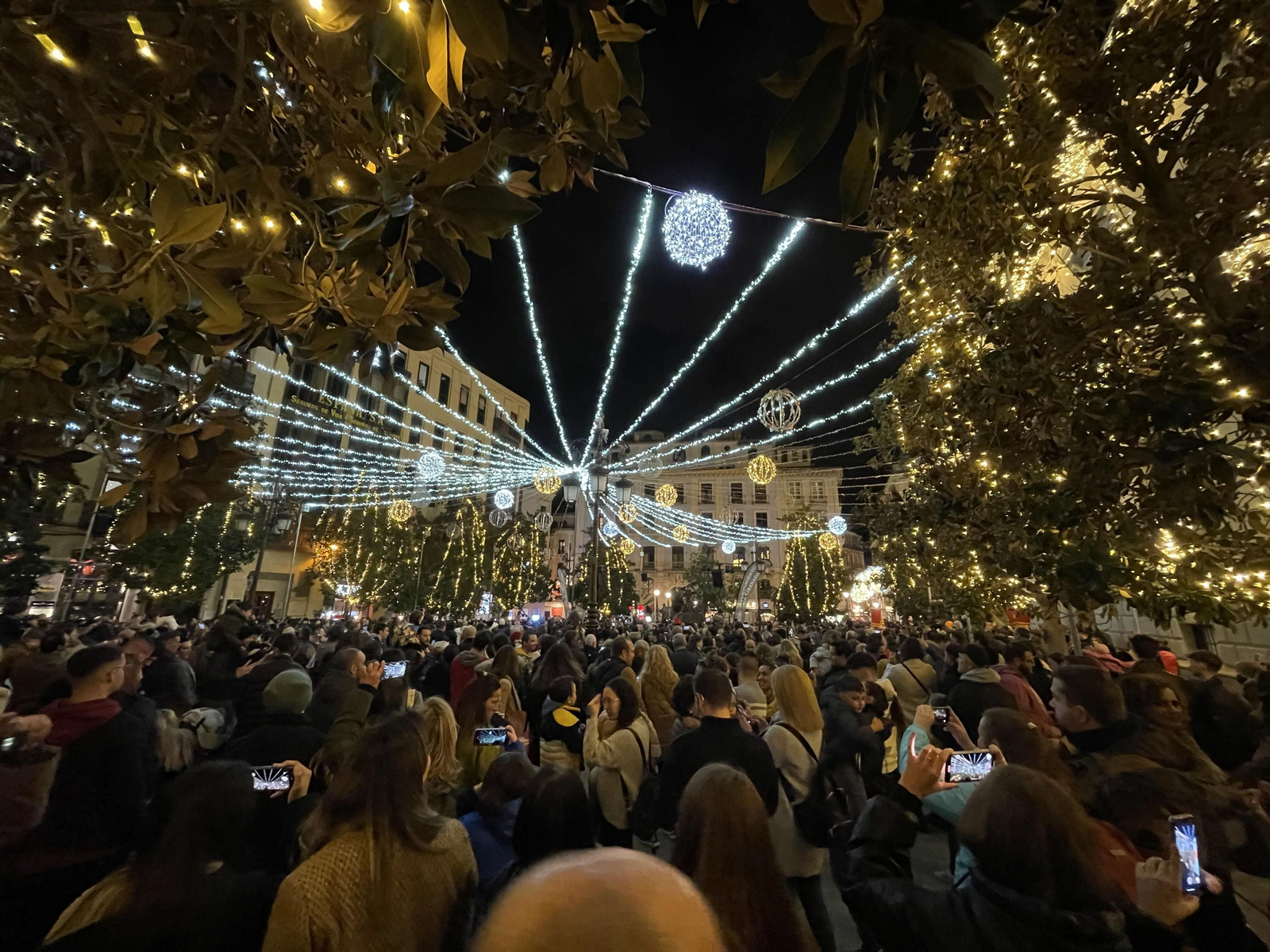 El encendido de las luces de Navidad de Granada en imágenes