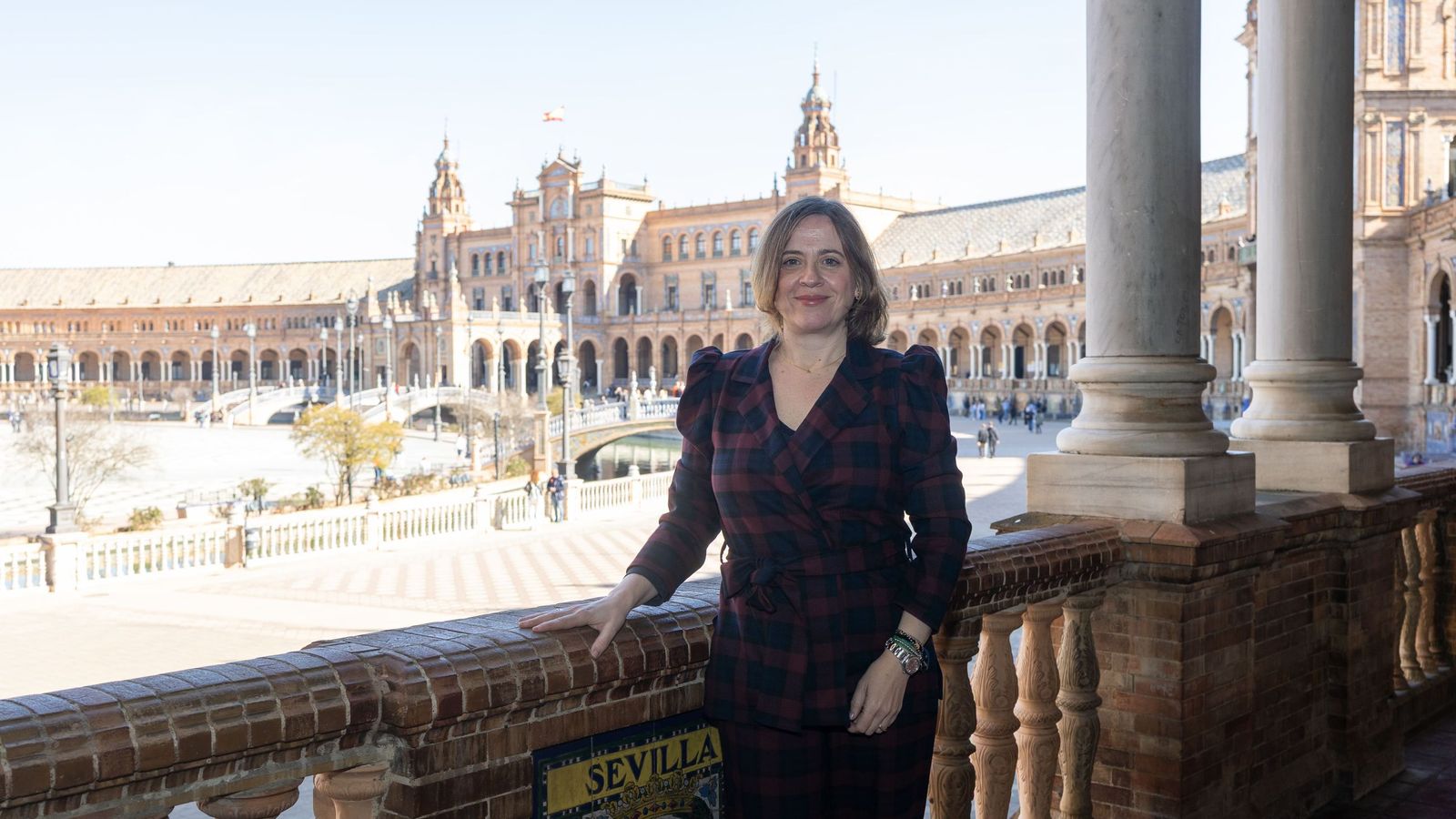 Amparo López, en la Plaza de España, donde está ubicada la Delegación del Gobierno